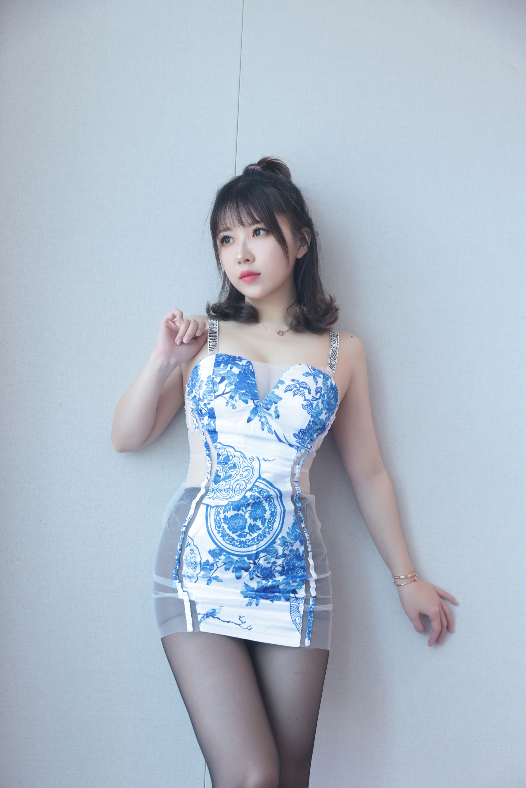 斗鱼主播 小女巫露娜 - 青花瓷旗袍  第29张