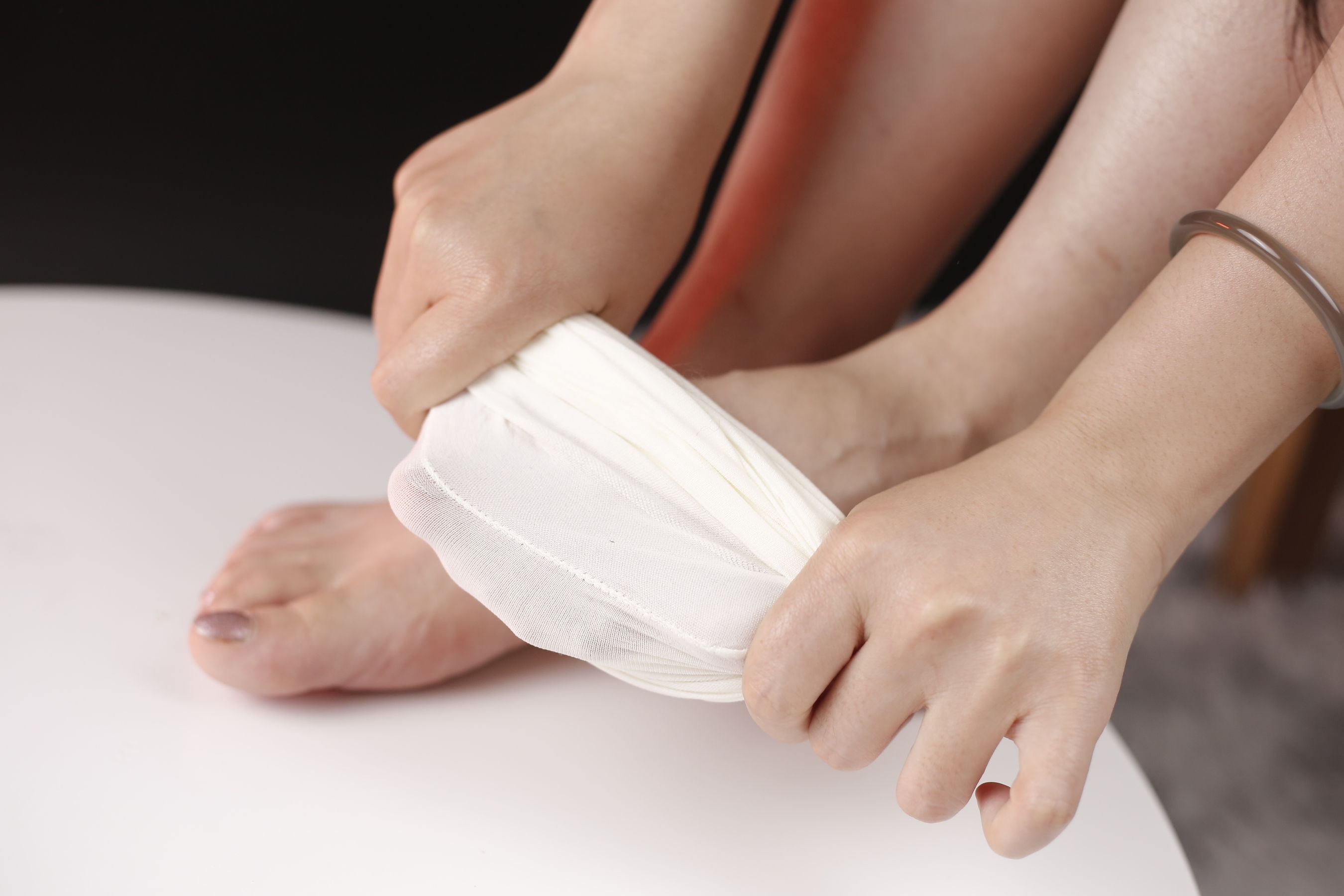 小糖果 微甜 - 白丝黑色高跟  第4张