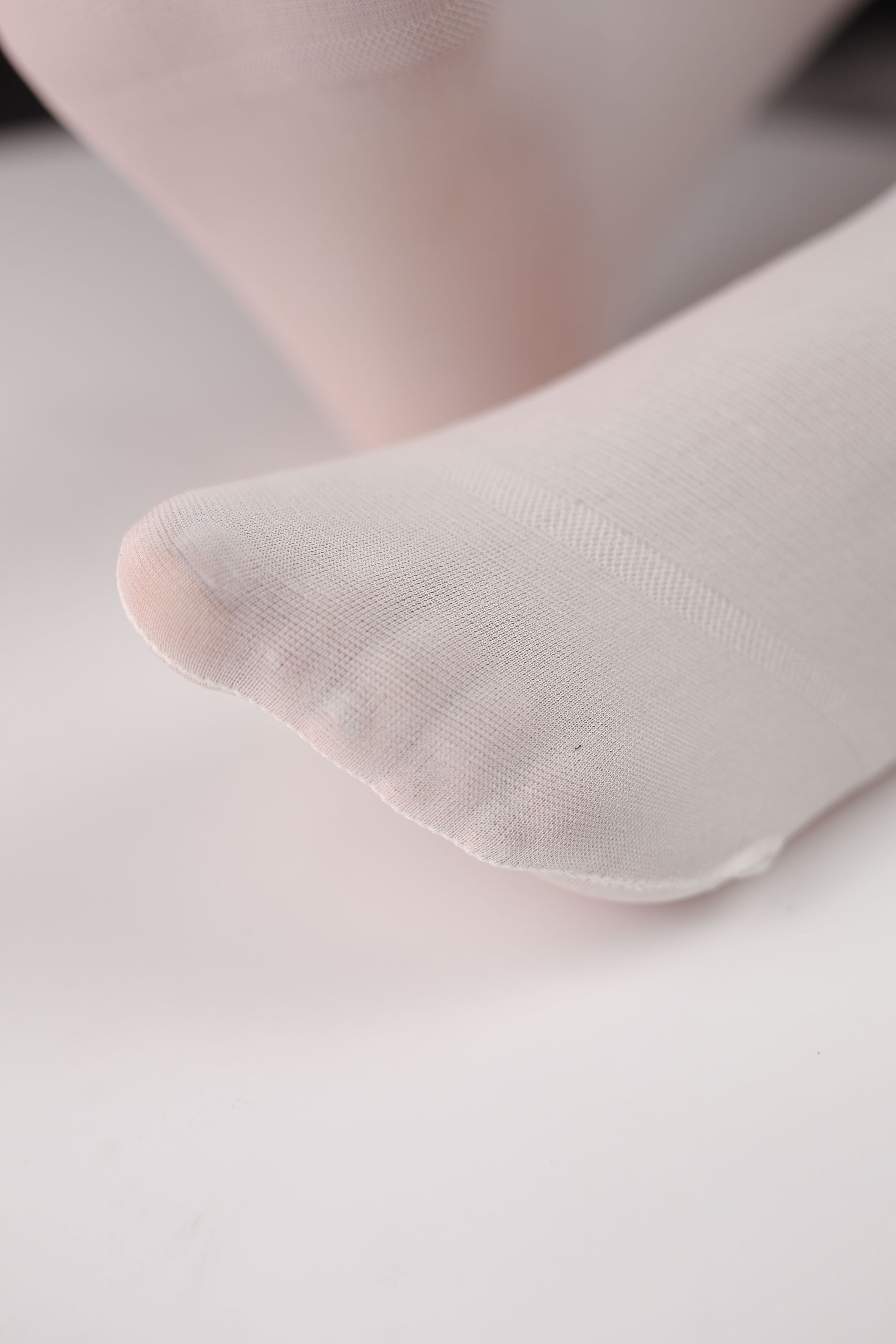 小糖果 微甜 - 白丝黑色高跟  第23张