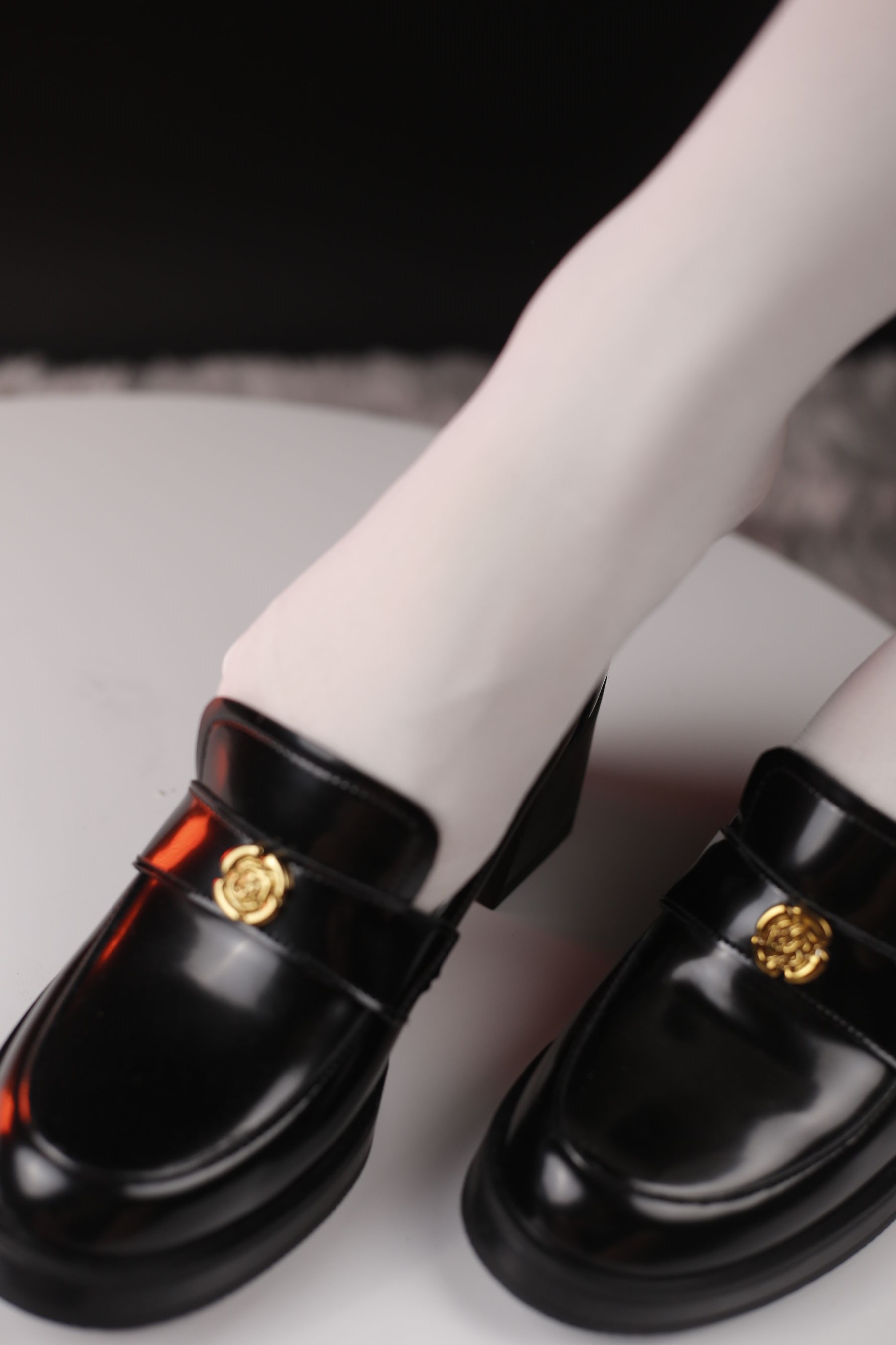 小糖果 微甜 - 白丝黑色高跟  第33张