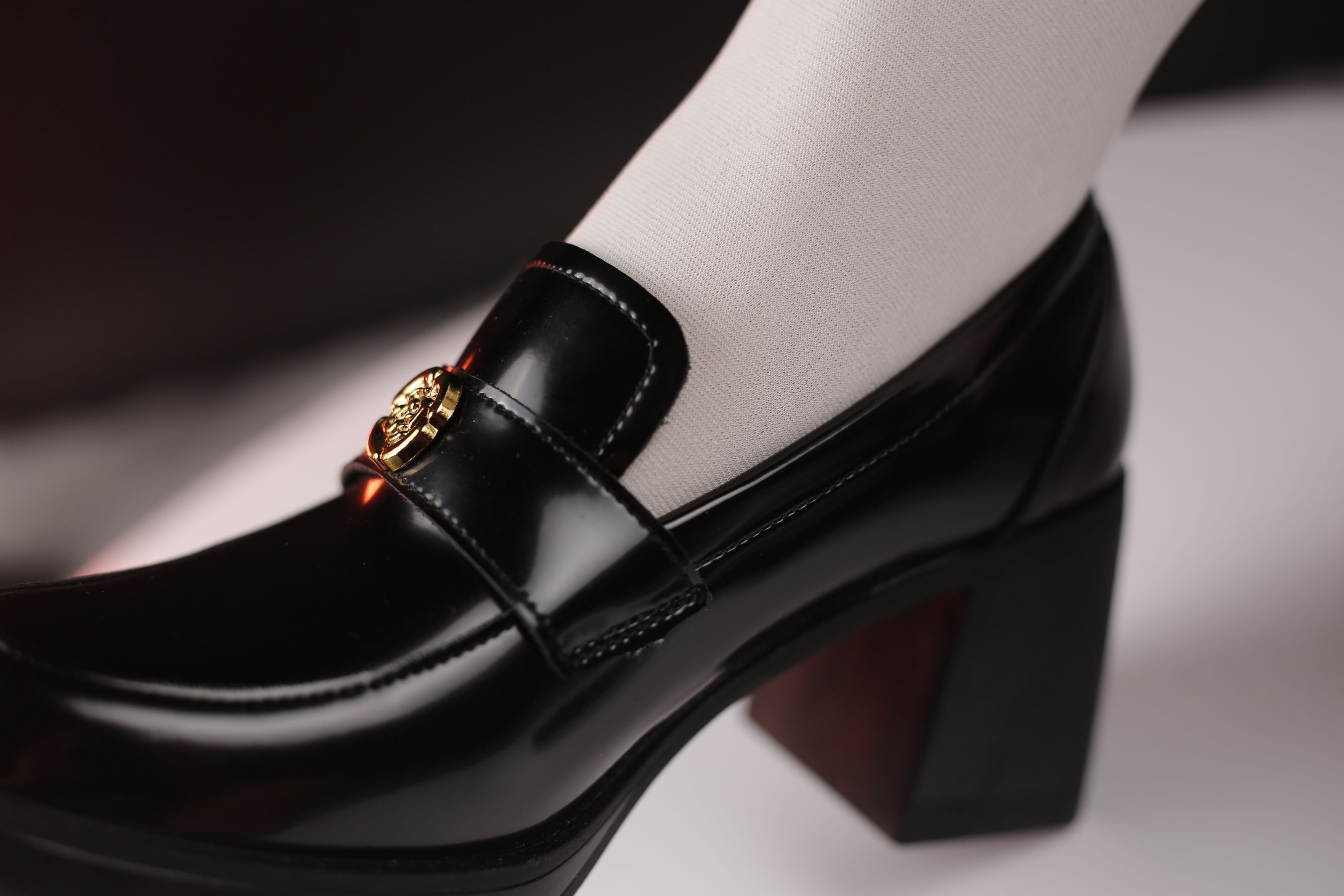 小糖果 微甜 - 白丝黑色高跟  第39张