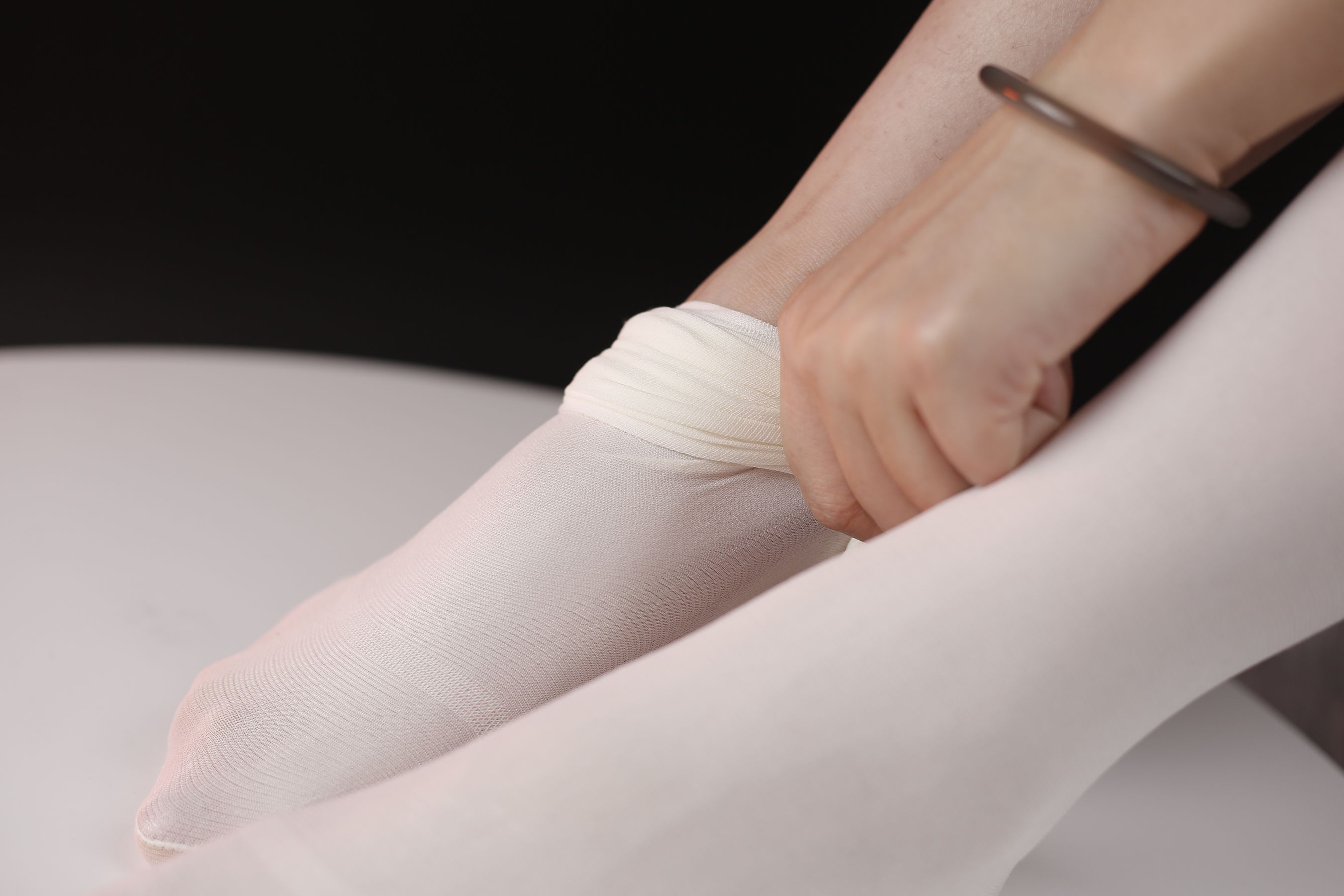 小糖果 微甜 - 白丝黑色高跟  第18张