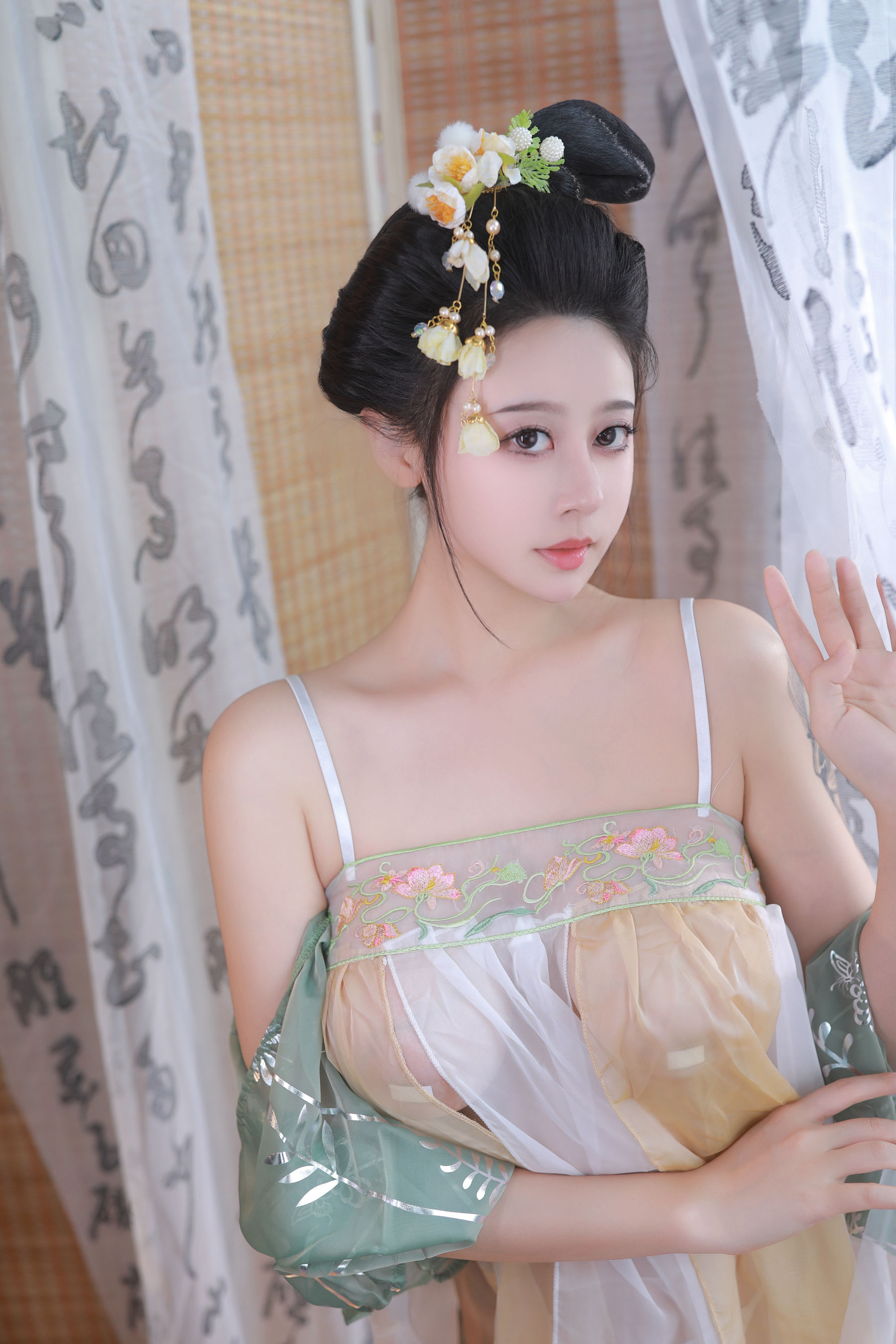 萌妹 奈汐酱nice - 古风青纱曦  第3张