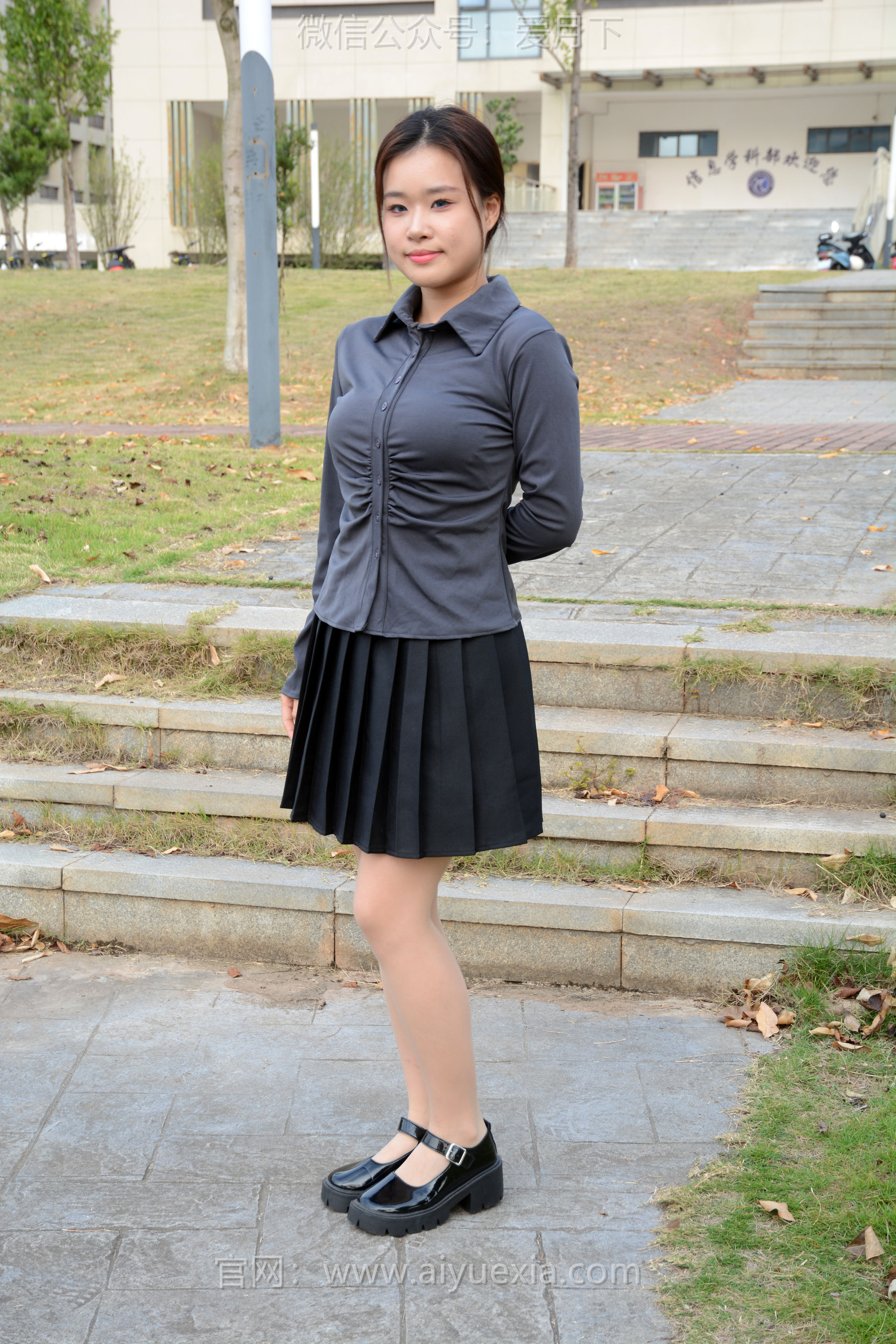 月下摄影 NO.006 茜茜 ~灰色小JK 这身灰色小JK被我穿出了正装的感觉  第4张