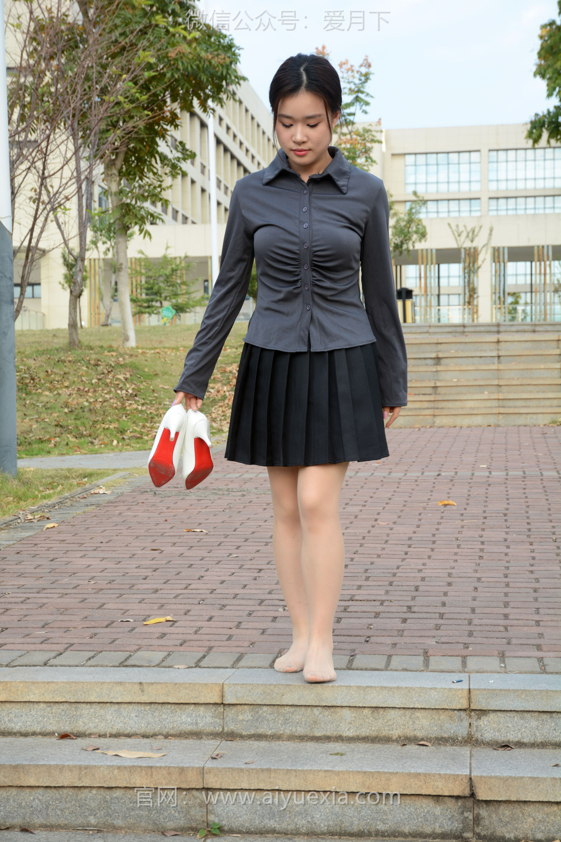 月下摄影 NO.006 茜茜 ~灰色小JK 这身灰色小JK被我穿出了正装的感觉  第97张