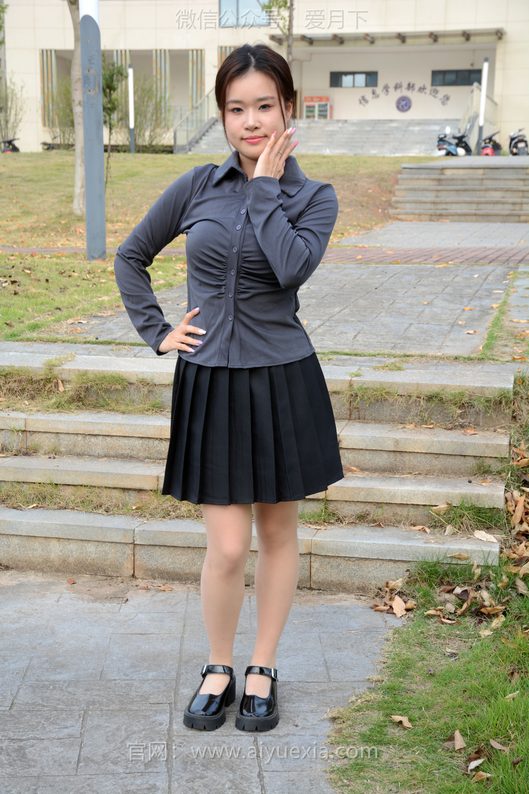 月下摄影 NO.006 茜茜 ~灰色小JK 这身灰色小JK被我穿出了正装的感觉  第3张