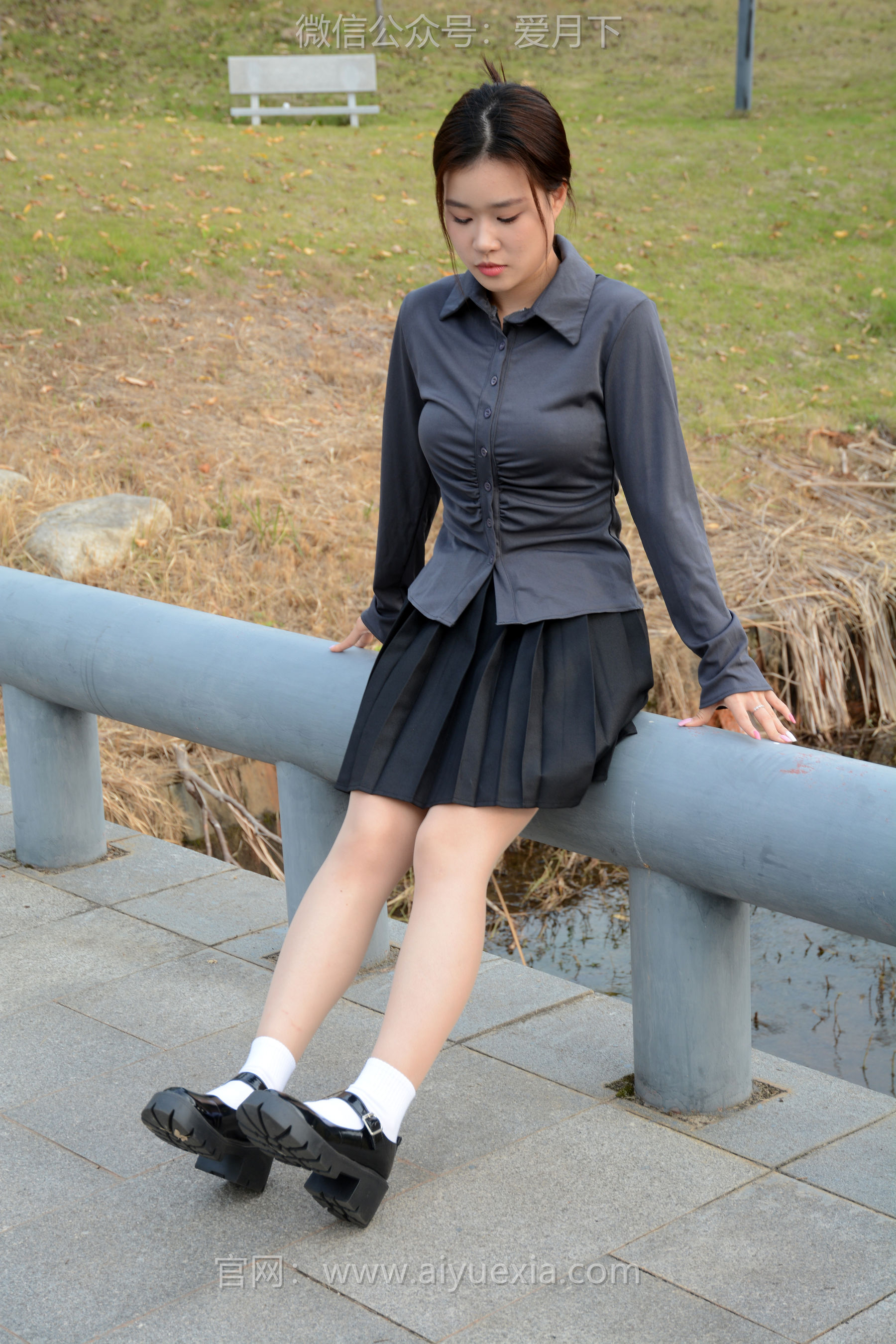 月下摄影 NO.006 茜茜 ~灰色小JK 这身灰色小JK被我穿出了正装的感觉  第13张