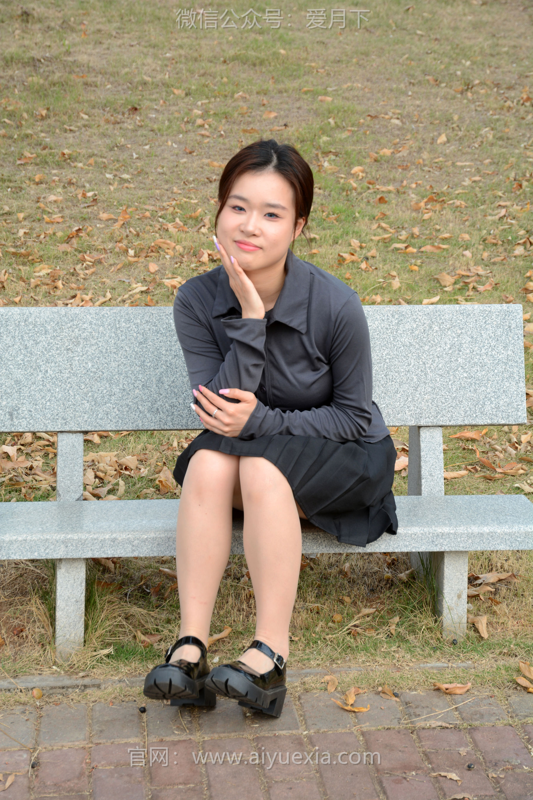 月下摄影 NO.006 茜茜 ~灰色小JK 这身灰色小JK被我穿出了正装的感觉  第5张