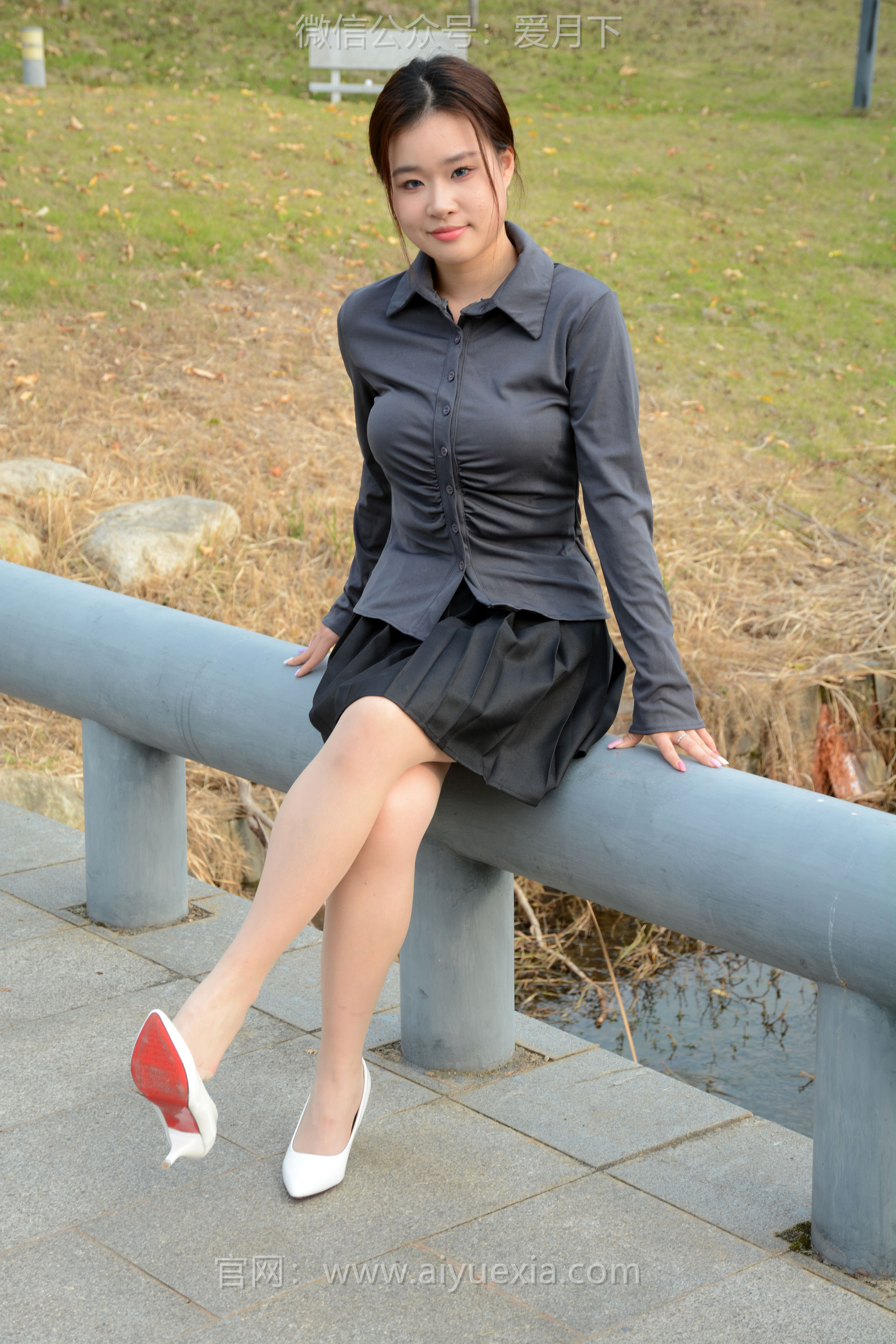 月下摄影 NO.006 茜茜 ~灰色小JK 这身灰色小JK被我穿出了正装的感觉  第77张