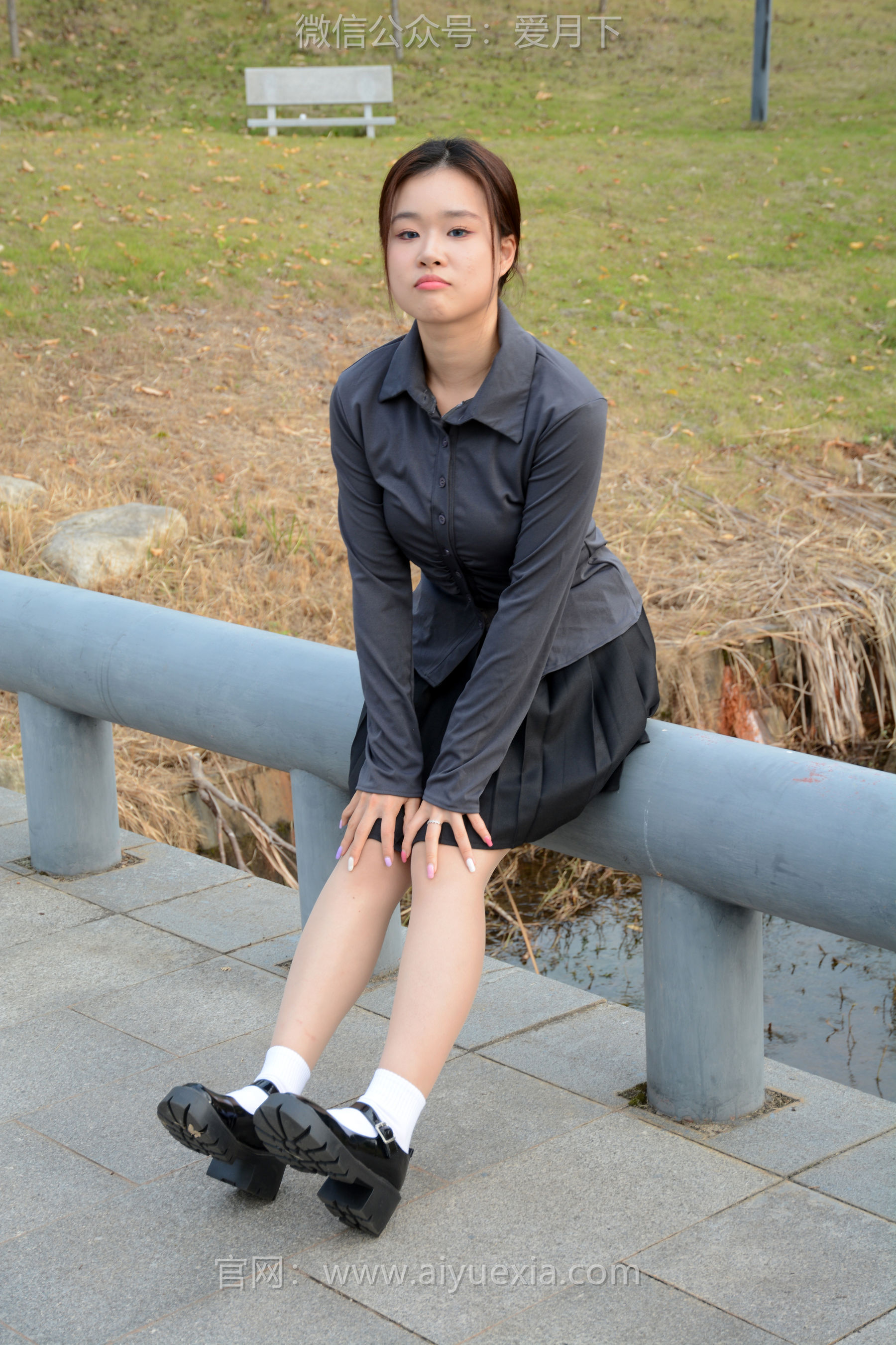 月下摄影 NO.006 茜茜 ~灰色小JK 这身灰色小JK被我穿出了正装的感觉  第13张