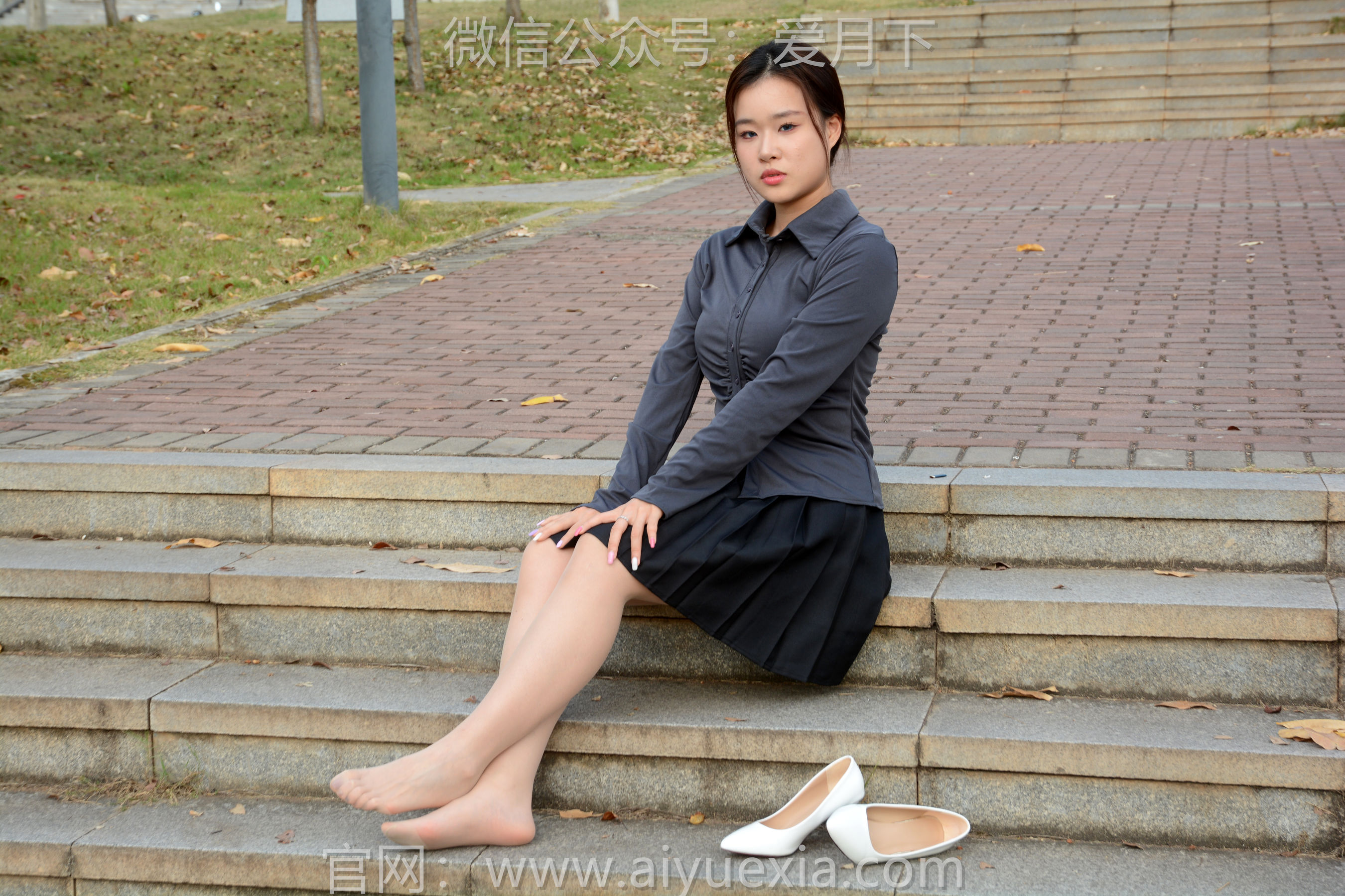 月下摄影 NO.006 茜茜 ~灰色小JK 这身灰色小JK被我穿出了正装的感觉  第22张