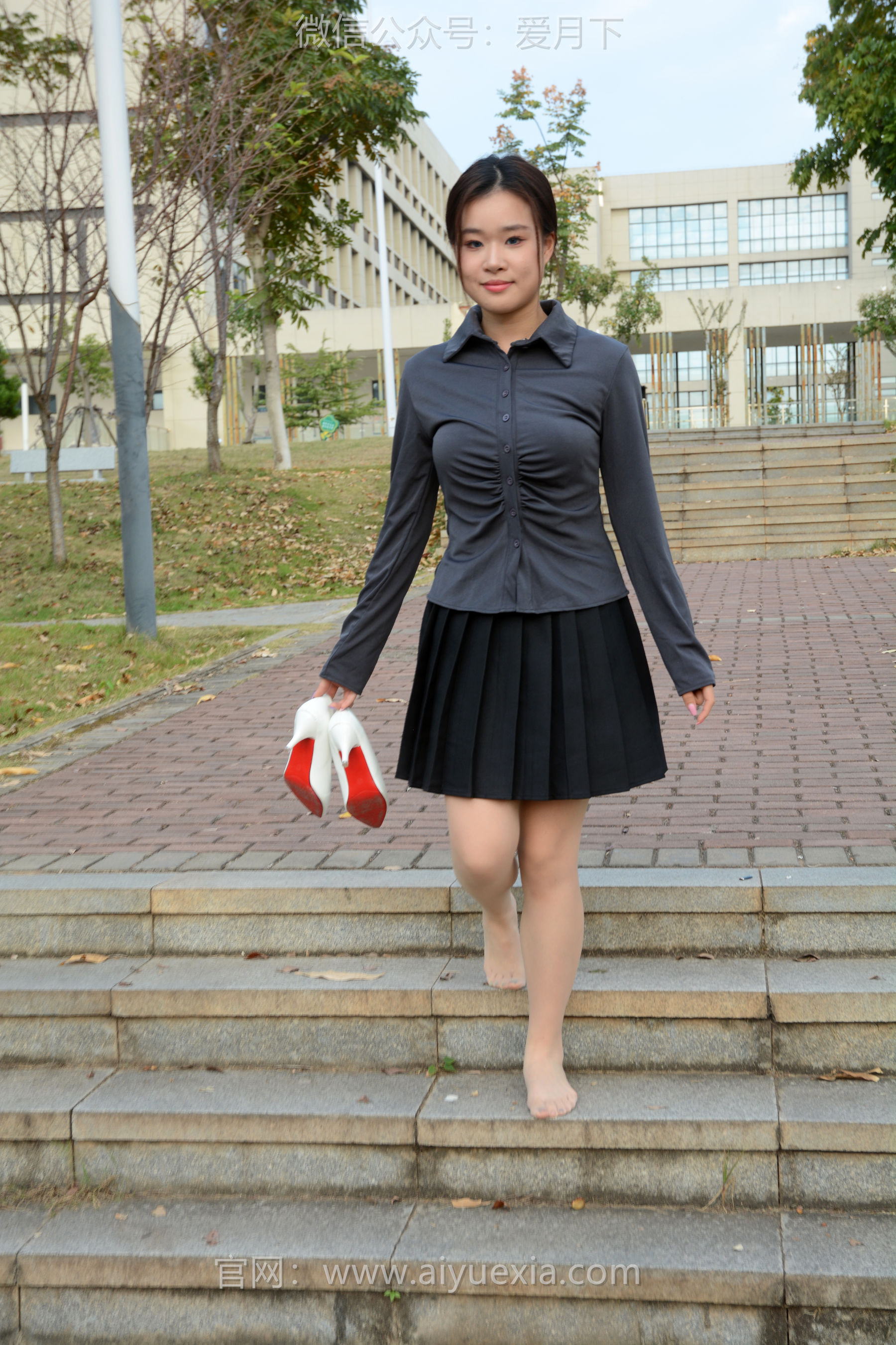 月下摄影 NO.006 茜茜 ~灰色小JK 这身灰色小JK被我穿出了正装的感觉  第99张