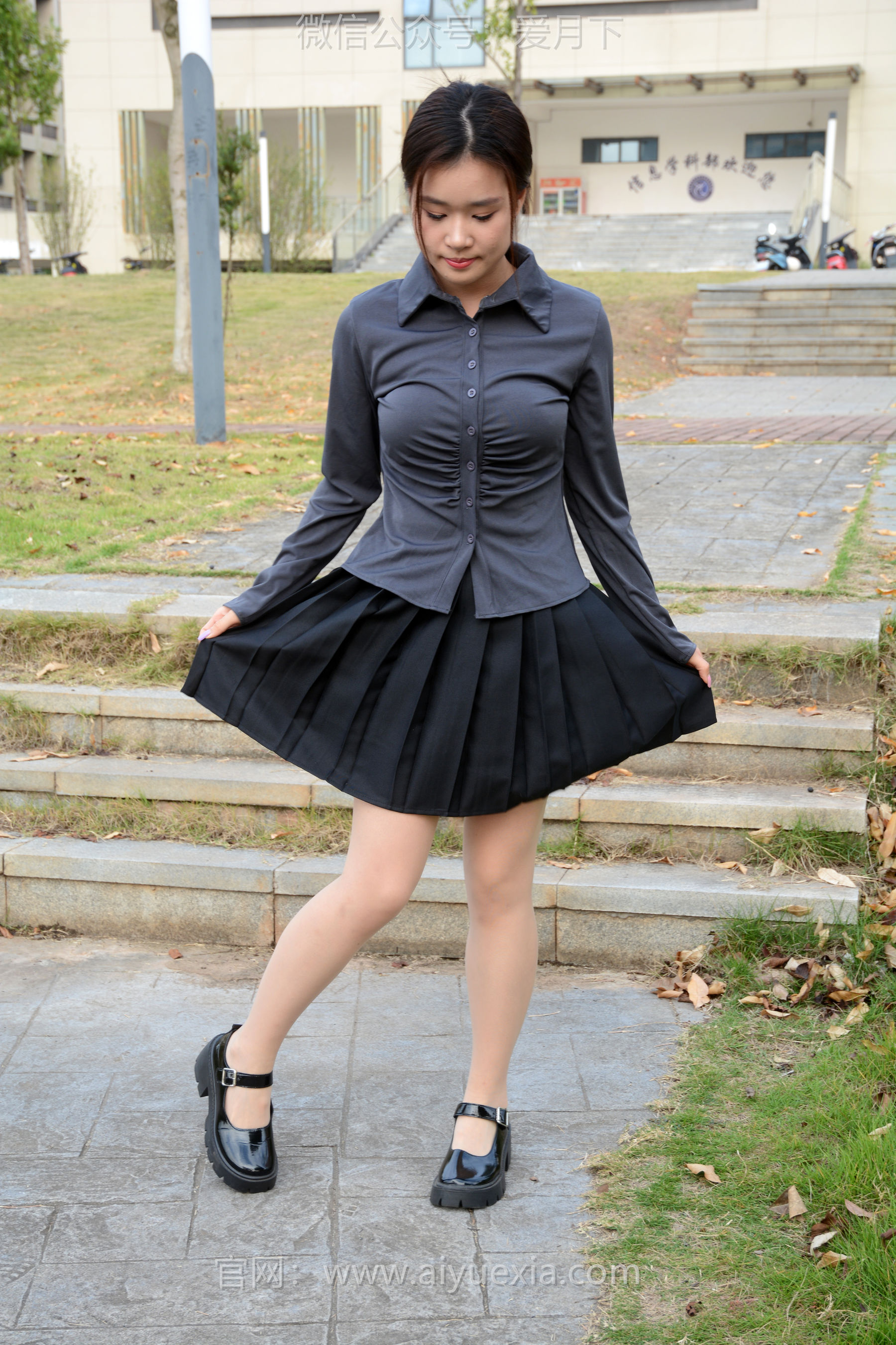 月下摄影 NO.006 茜茜 ~灰色小JK 这身灰色小JK被我穿出了正装的感觉  第4张