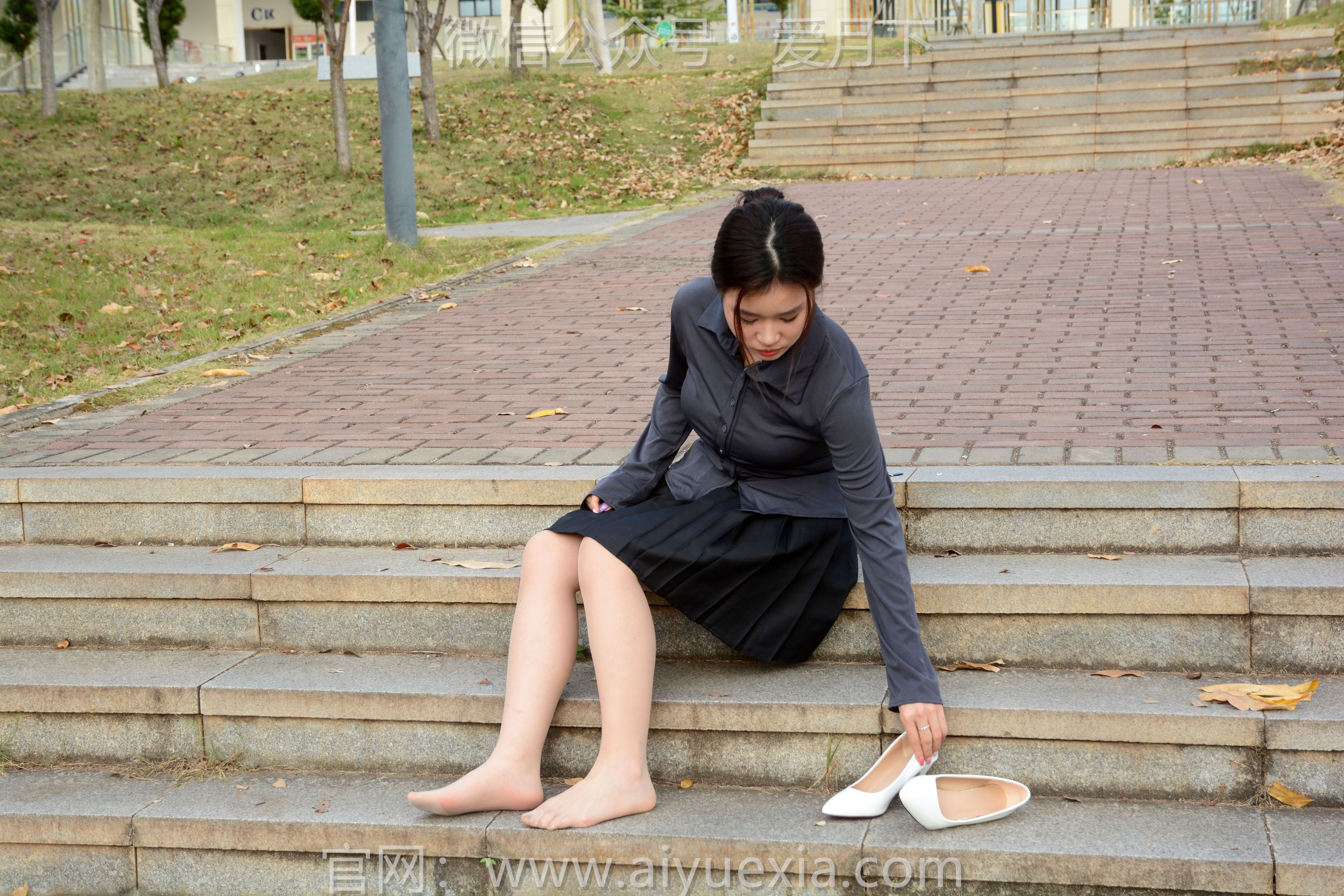 月下摄影 NO.006 茜茜 ~灰色小JK 这身灰色小JK被我穿出了正装的感觉  第22张