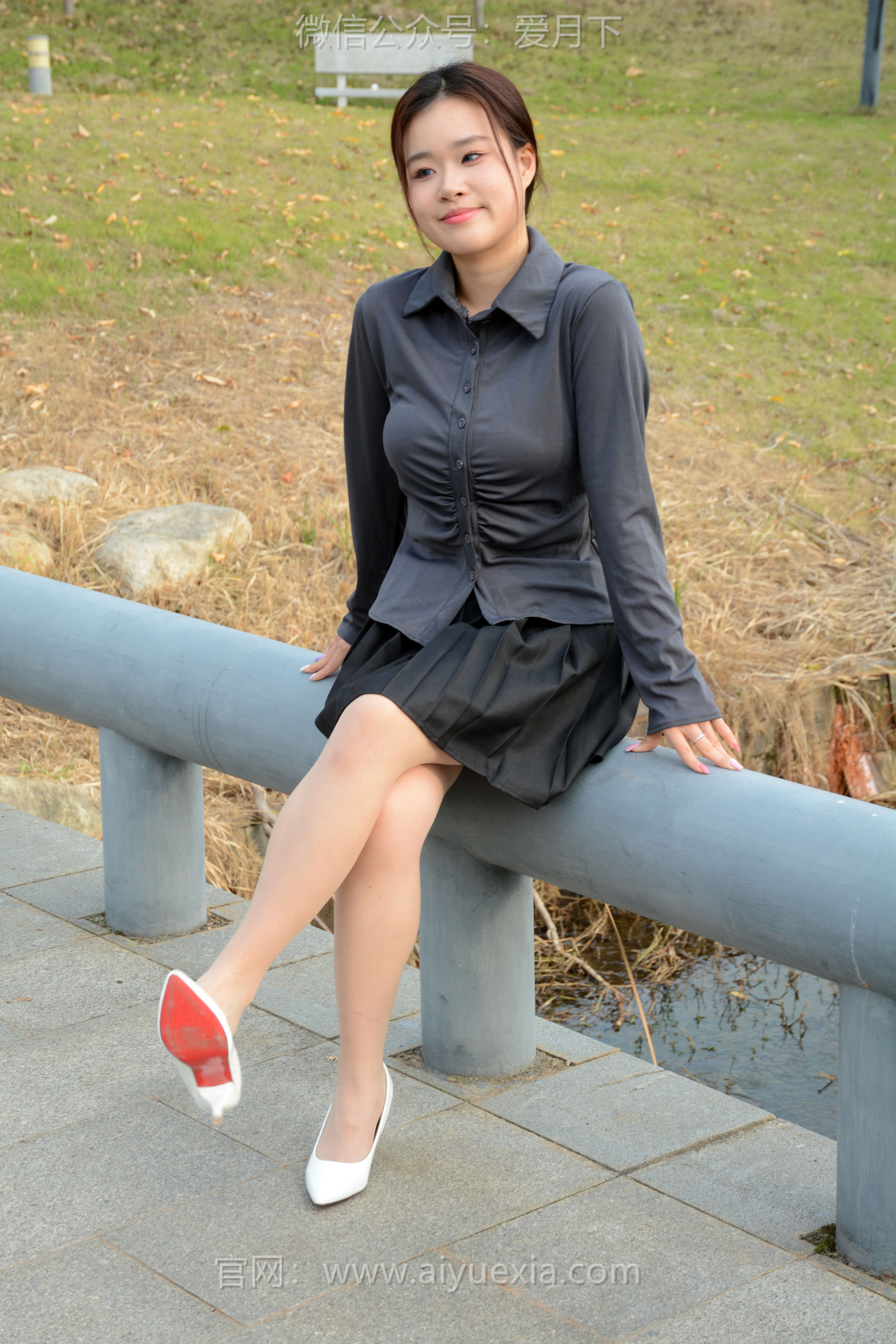 月下摄影 NO.006 茜茜 ~灰色小JK 这身灰色小JK被我穿出了正装的感觉  第78张