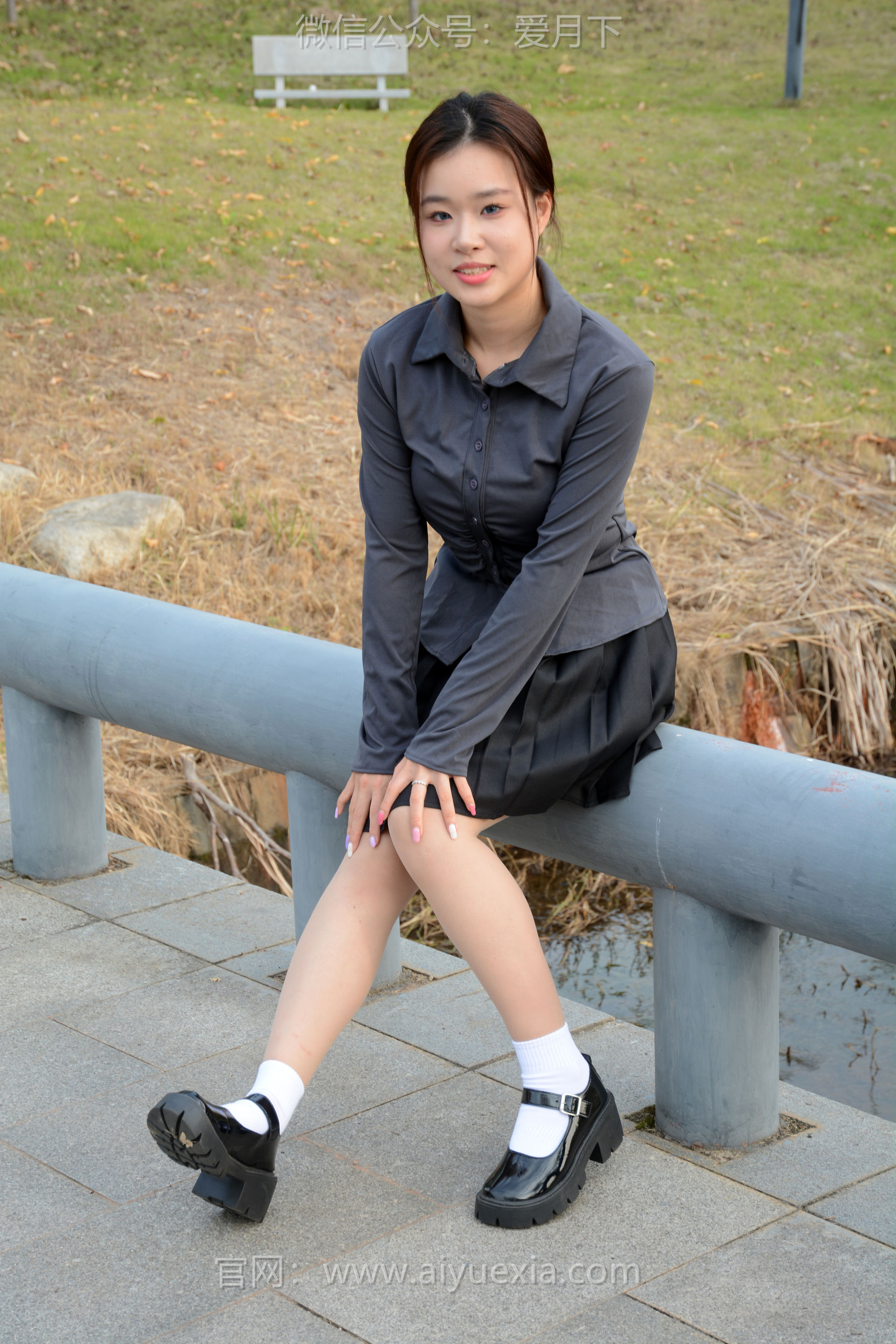 月下摄影 NO.006 茜茜 ~灰色小JK 这身灰色小JK被我穿出了正装的感觉  第13张