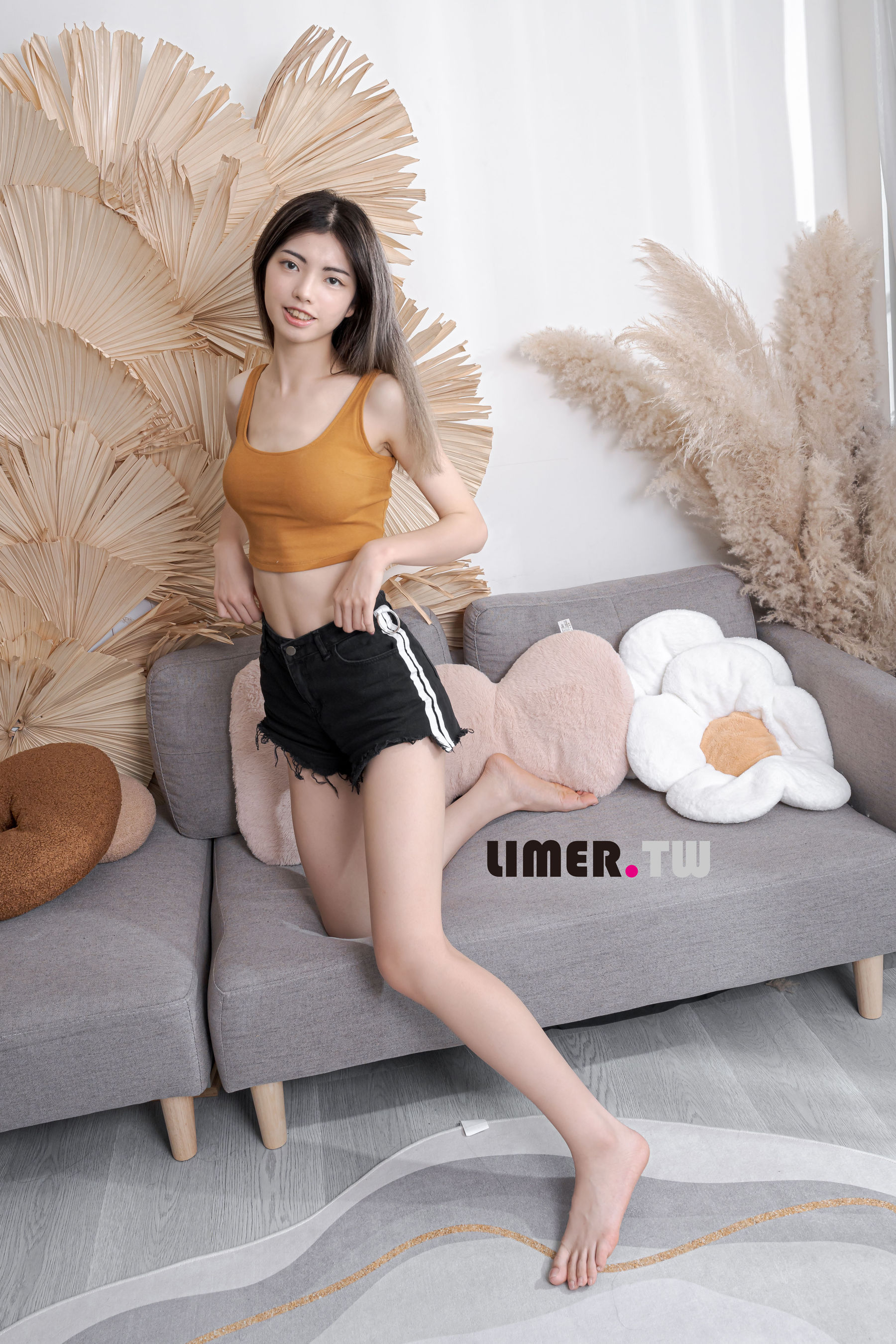 Limerence原创 No.086 Lily 捨不得换の 旧鞋 x 灵活脚脚噜爆宝特瓶  第3张