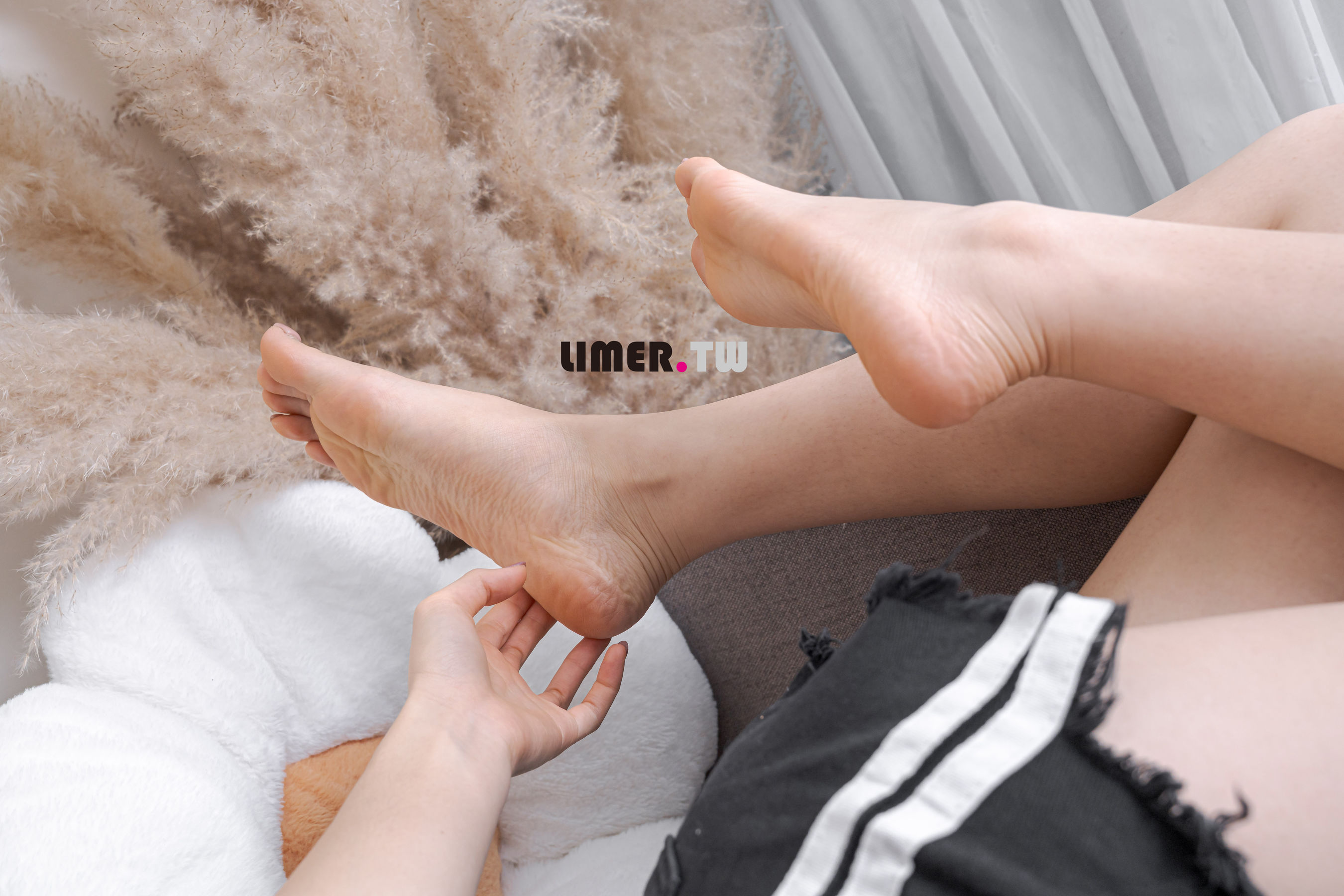 Limerence原创 No.086 Lily 捨不得换の 旧鞋 x 灵活脚脚噜爆宝特瓶  第4张