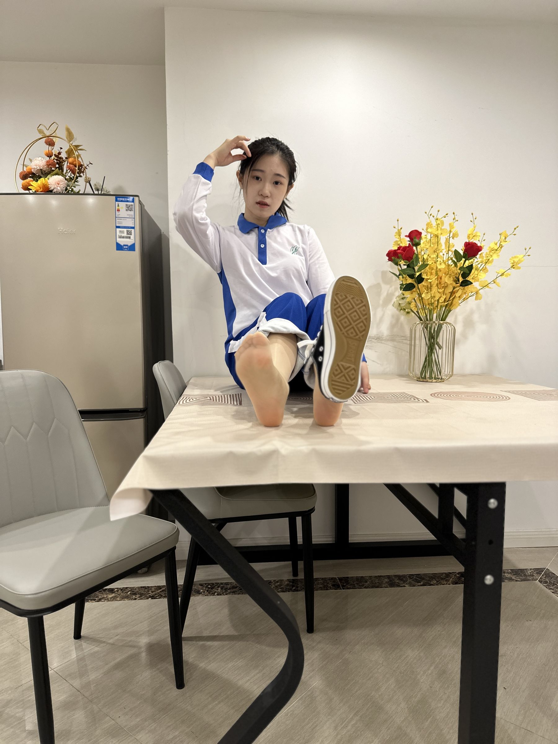 小兔 - 校服换裙子 一字马  第32张