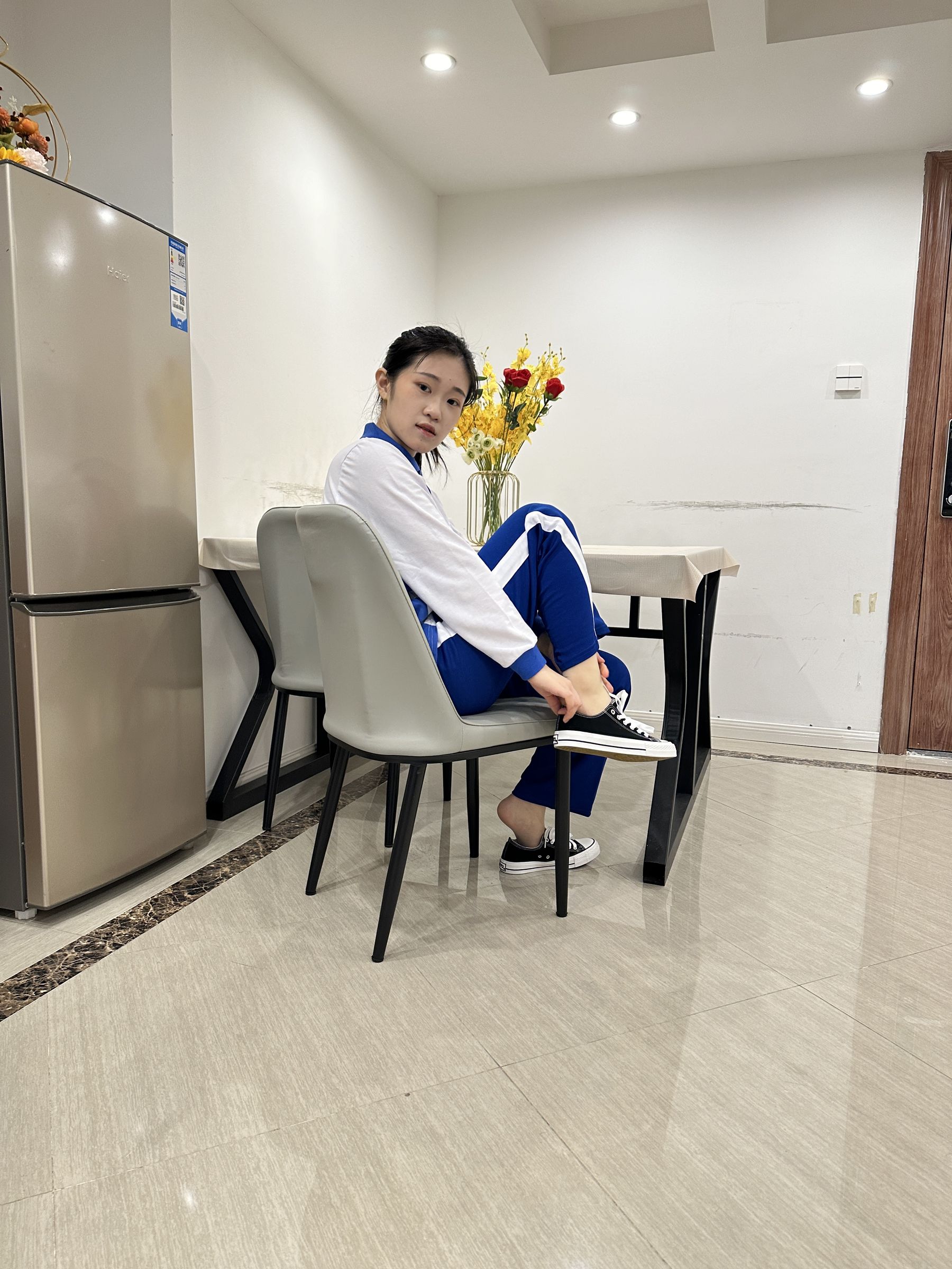 小兔 - 校服换裙子 一字马  第20张