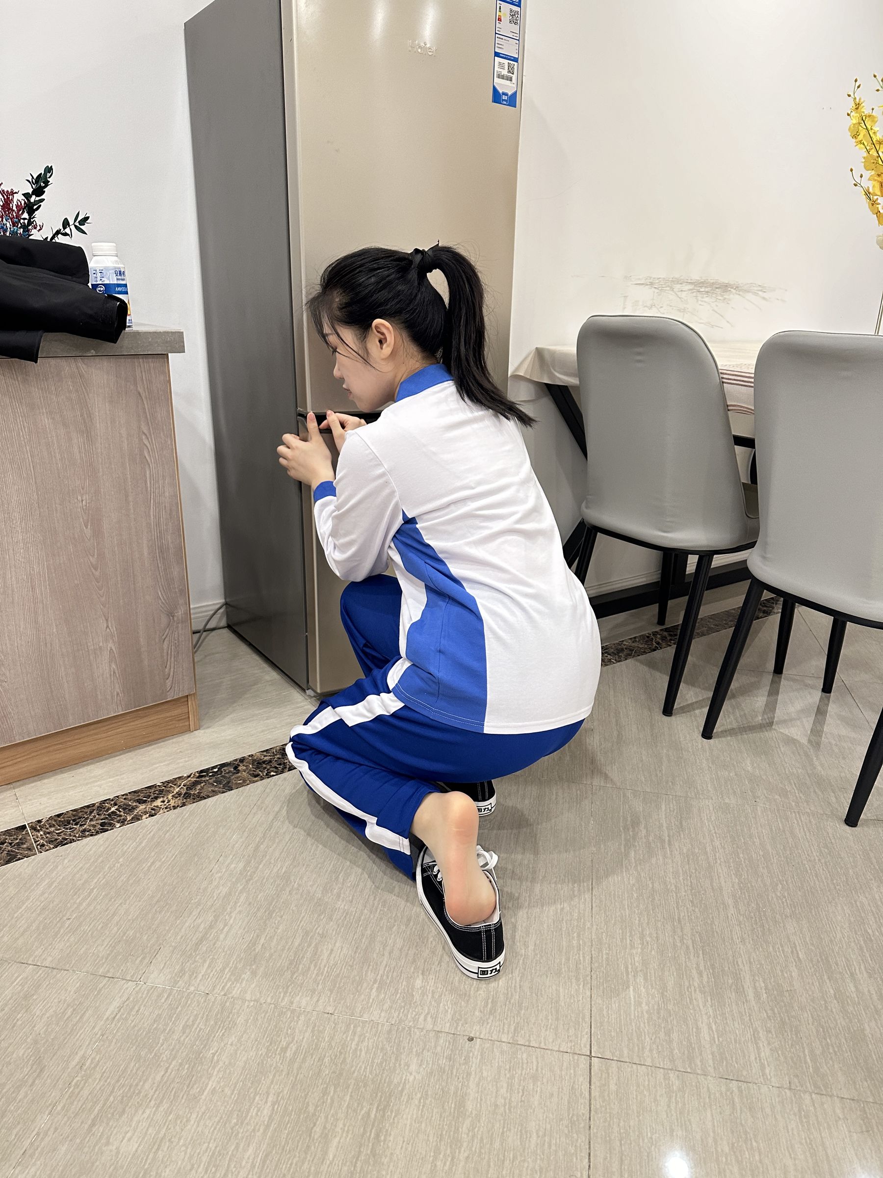 小兔 - 校服换裙子 一字马  第9张