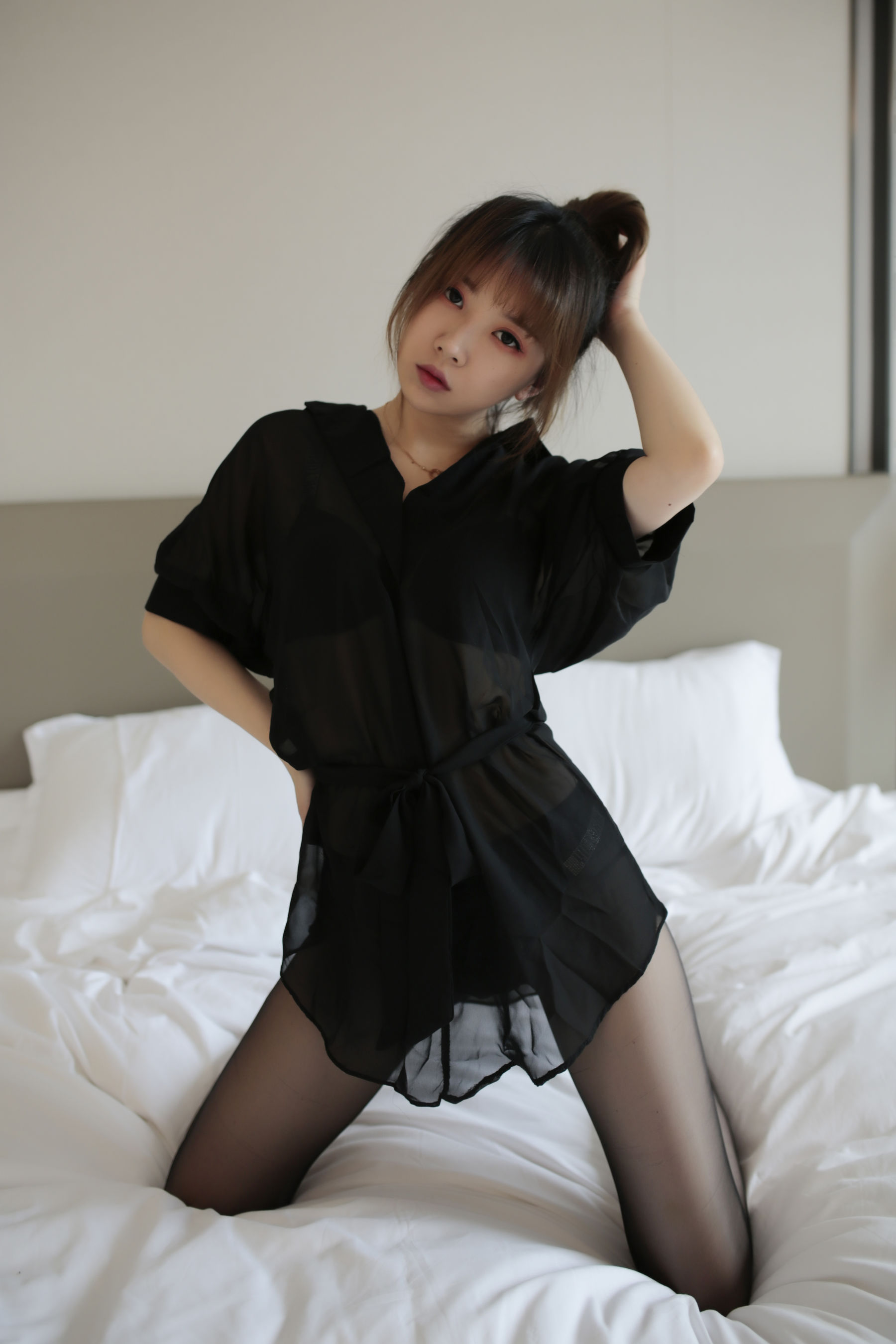 斗鱼主播小女巫露娜 - 傲慢小姐姐  第9张
