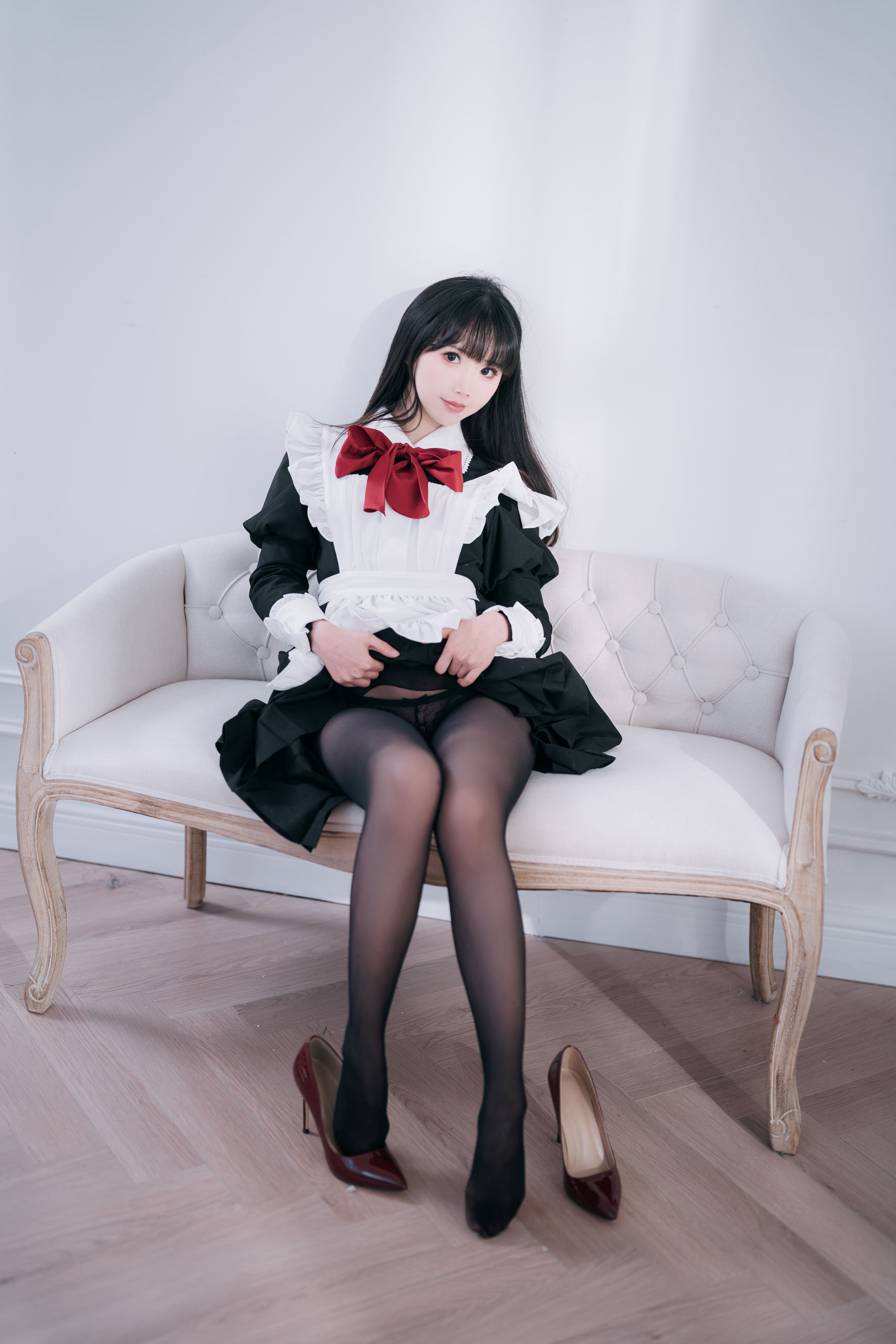 可爱人气Coser面饼仙儿 - 红高跟女仆  第4张