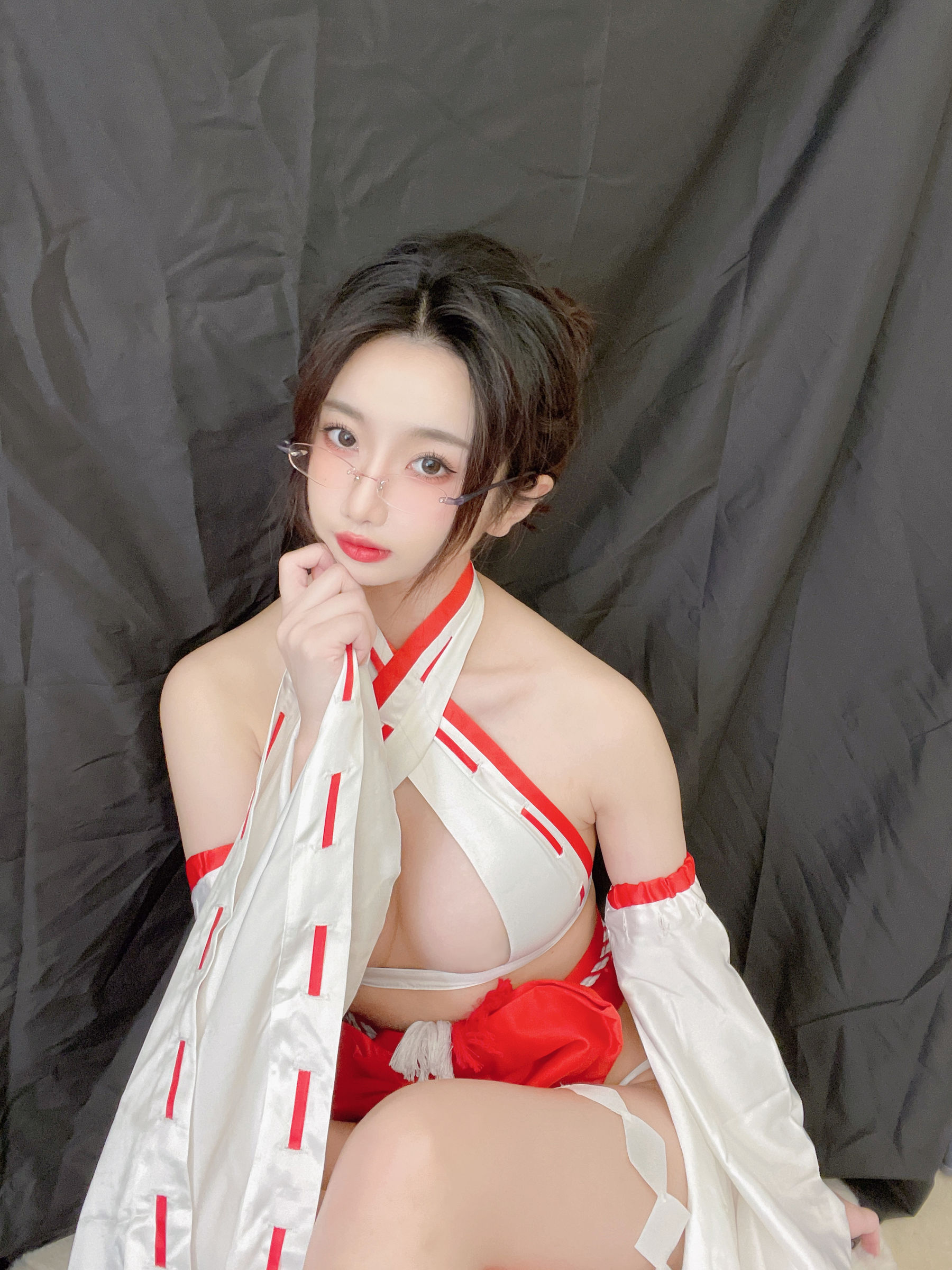 白嫩美少女 鬼畜瑶 - 巫女  第2张