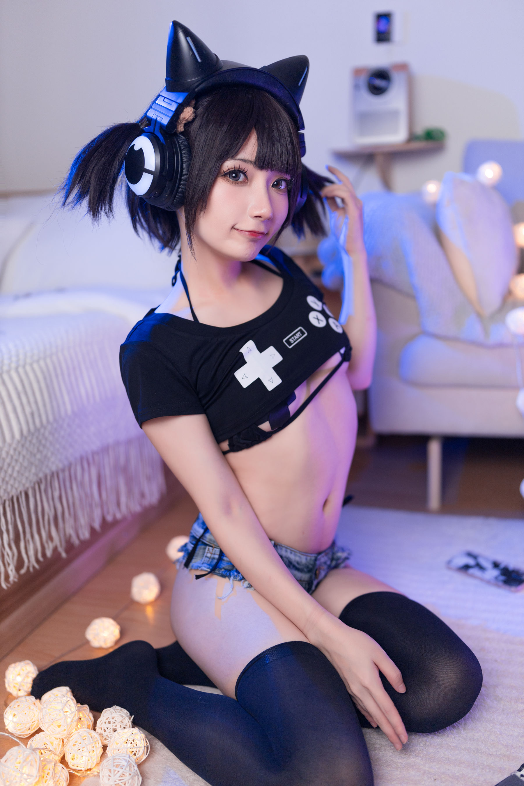 是三不是世w - 偷玩游戏机的少女  第3张