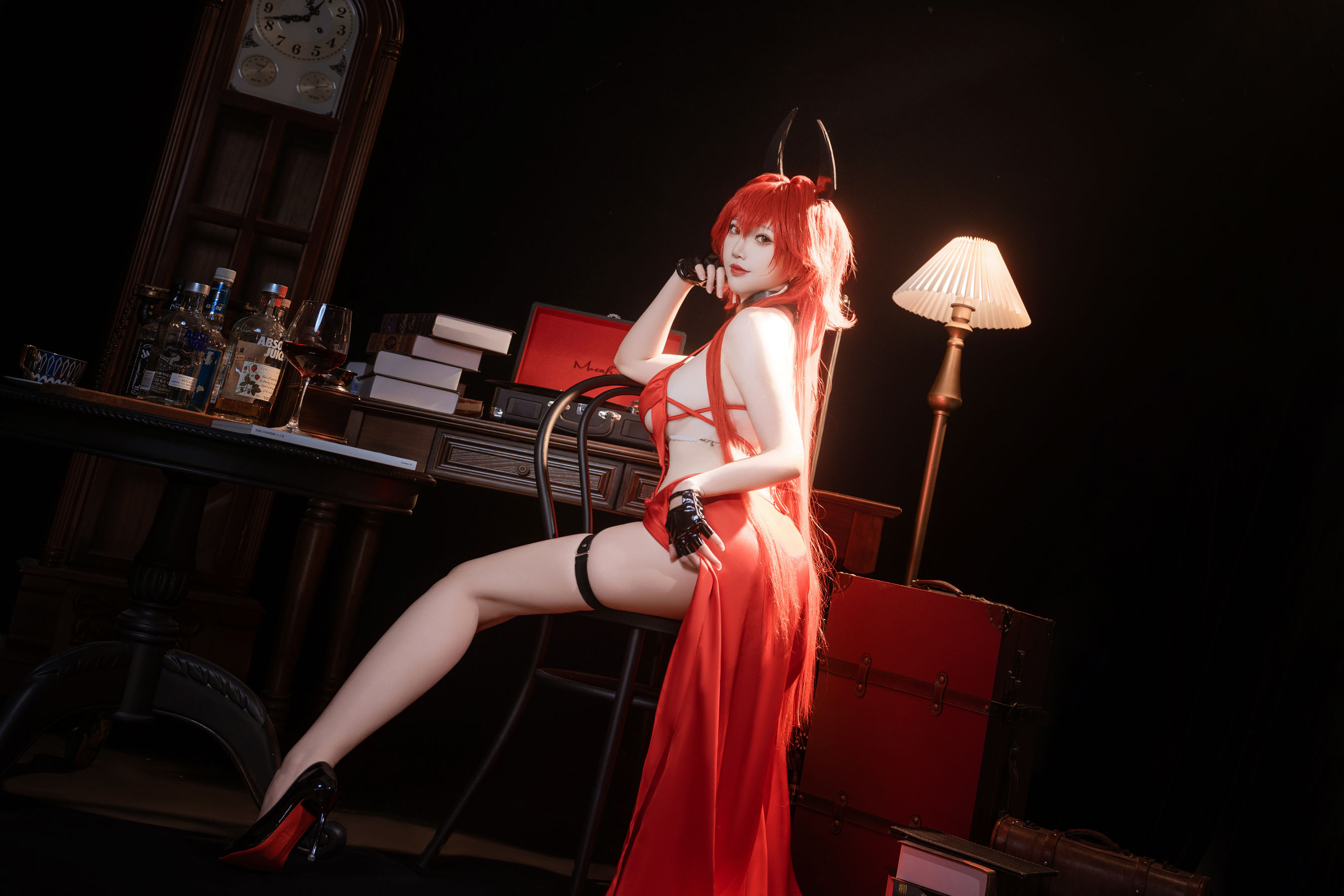 可爱人气Coser面饼仙儿 - Nikke 小红帽礼服  第3张