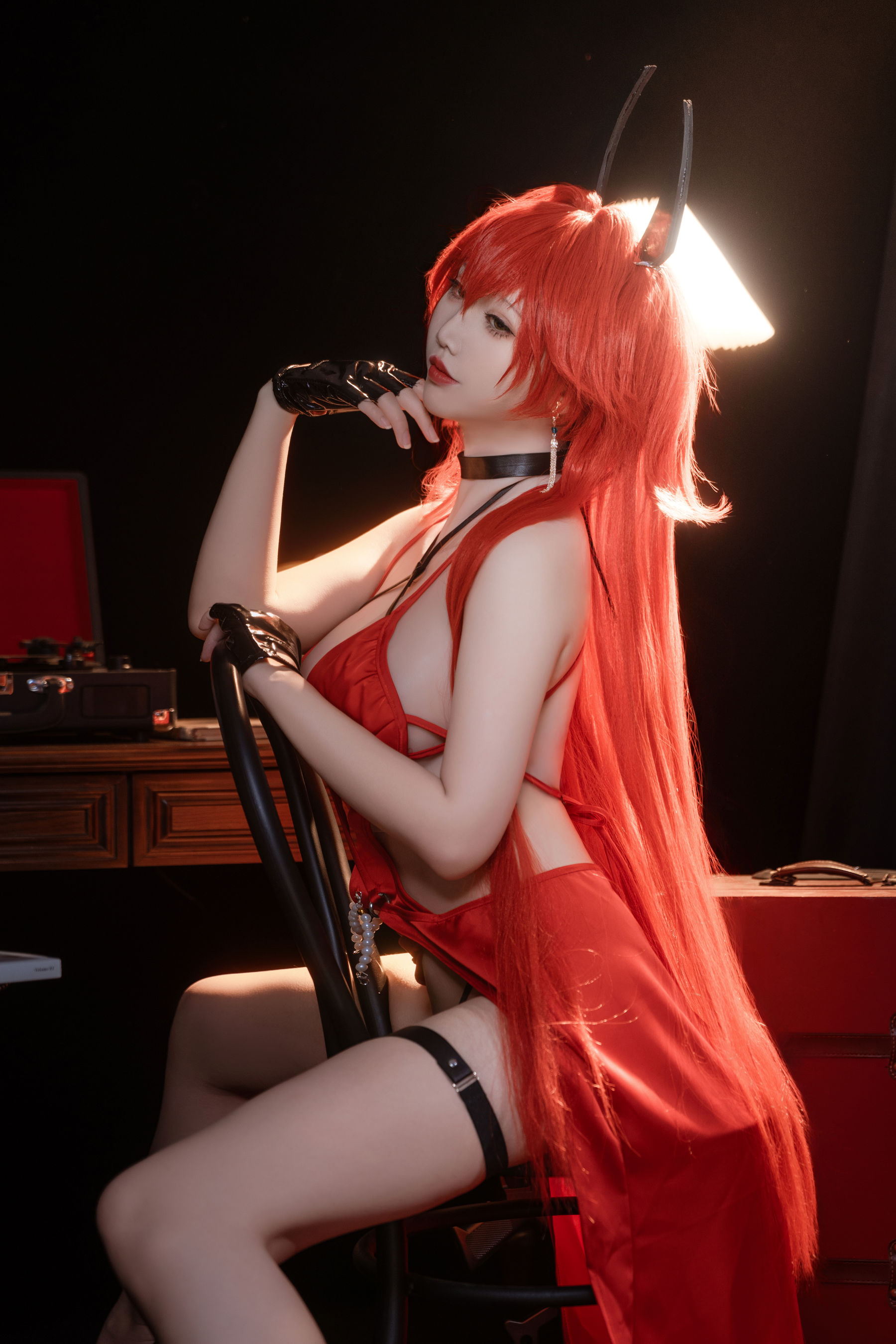 可爱人气Coser面饼仙儿 - Nikke 小红帽礼服  第4张