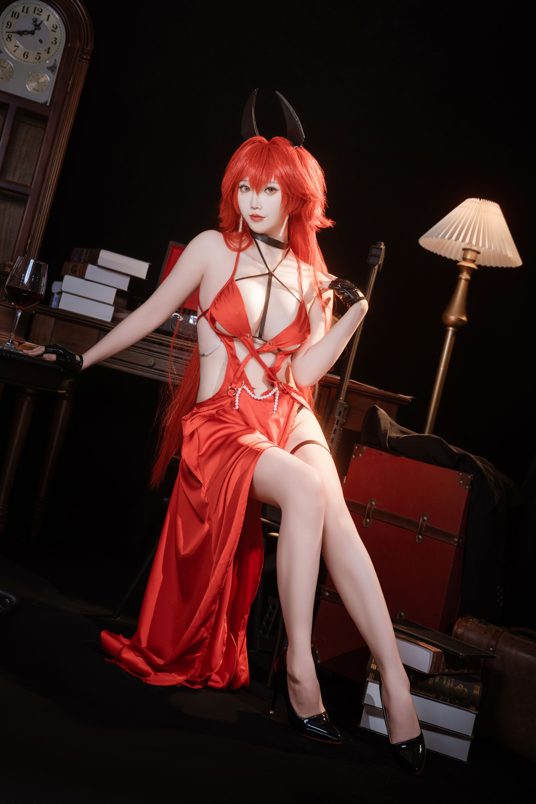 可爱人气Coser面饼仙儿 - Nikke 小红帽礼服  第19张