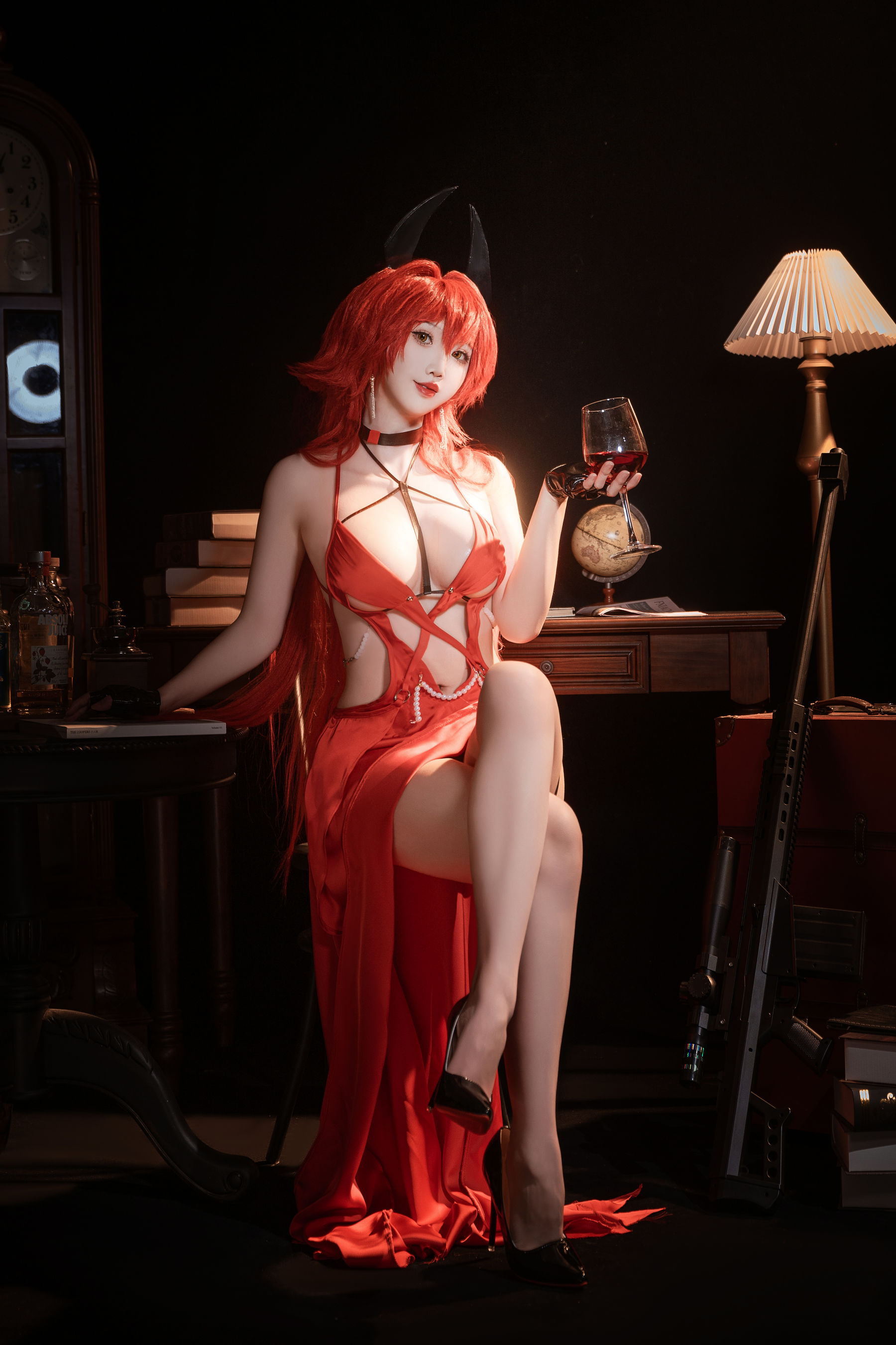 可爱人气Coser面饼仙儿 - Nikke 小红帽礼服  第1张