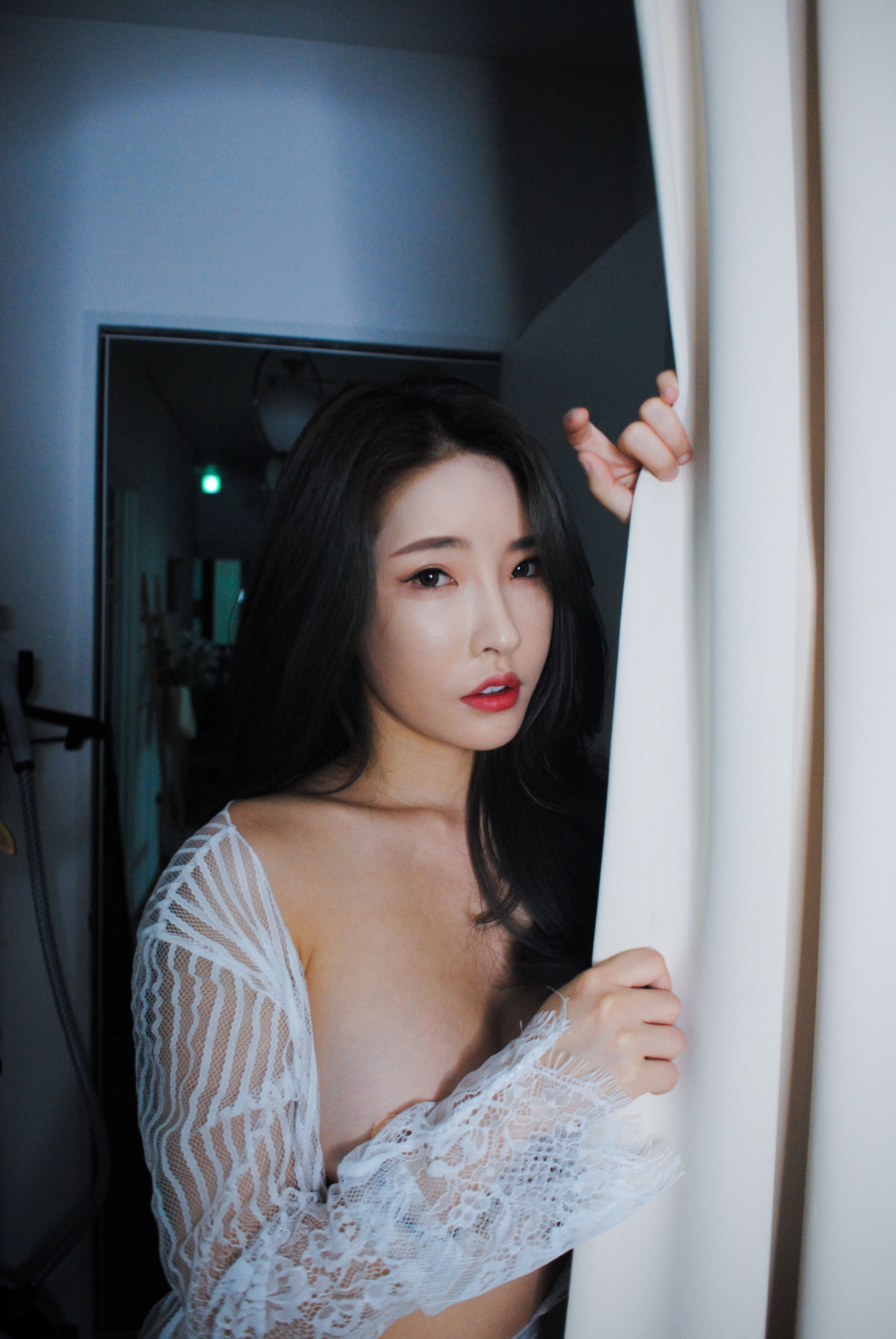 Hanna - White